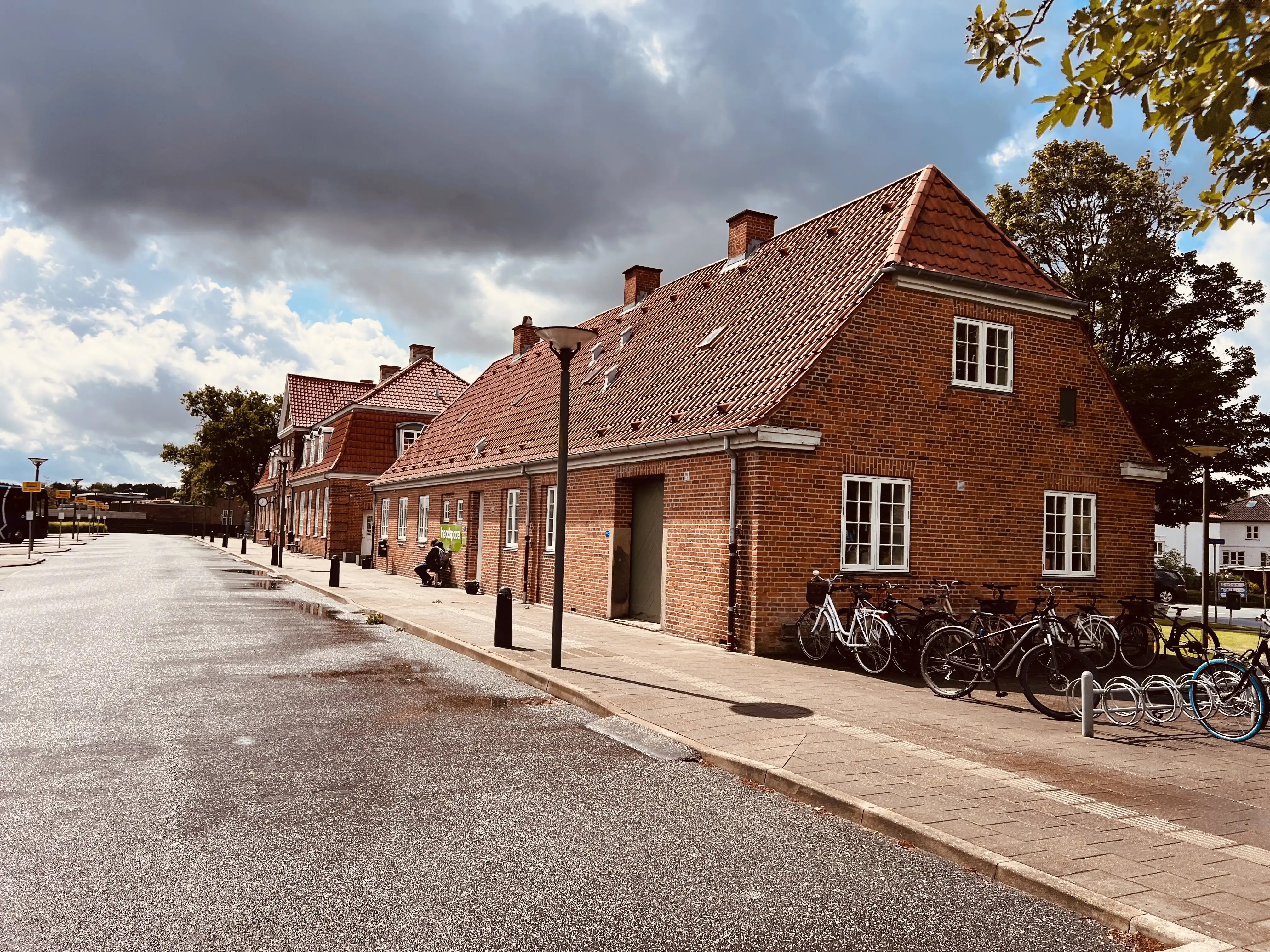 Billede af Grindsted Stations varehus.