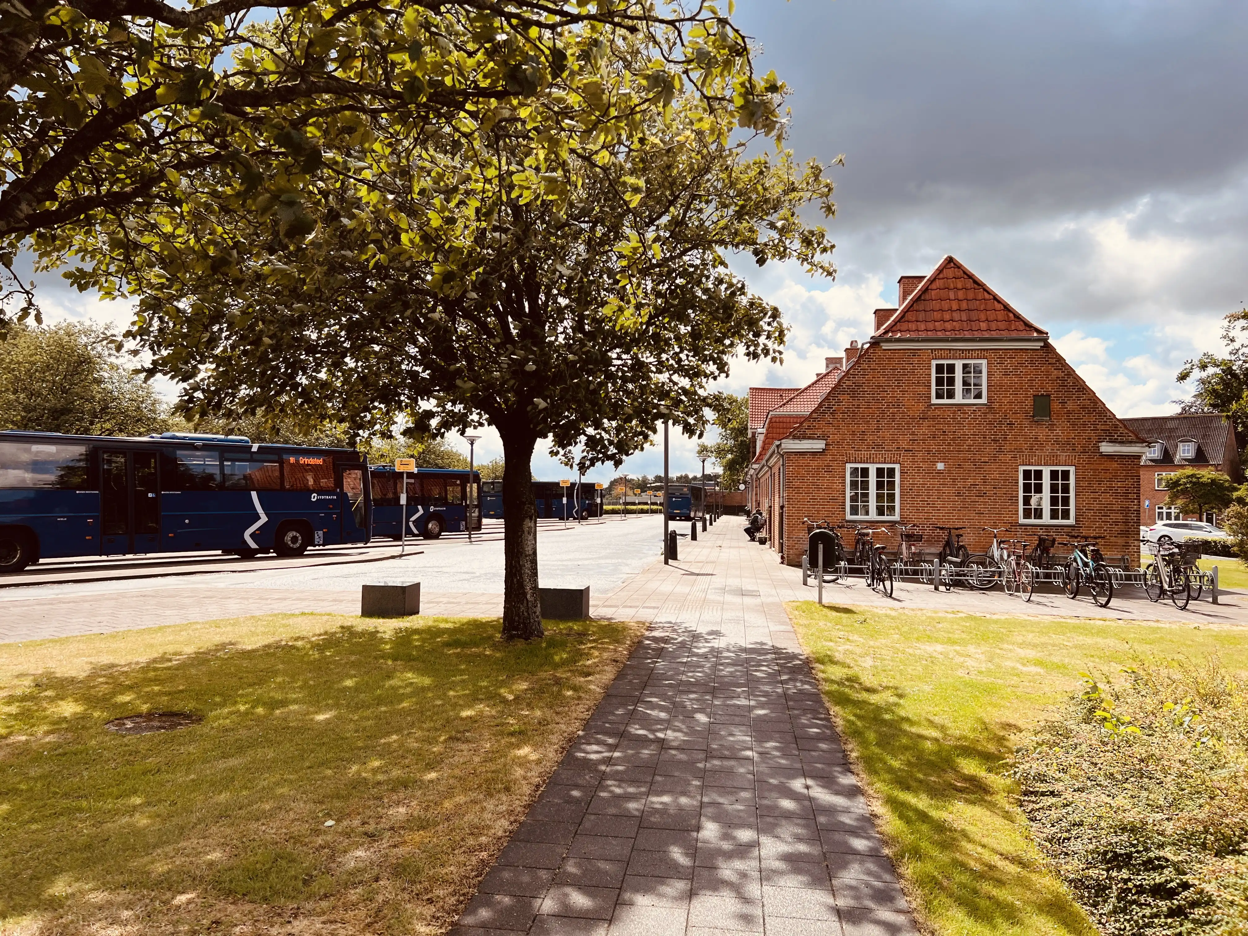 Billede af Grindsted Stations varehus.