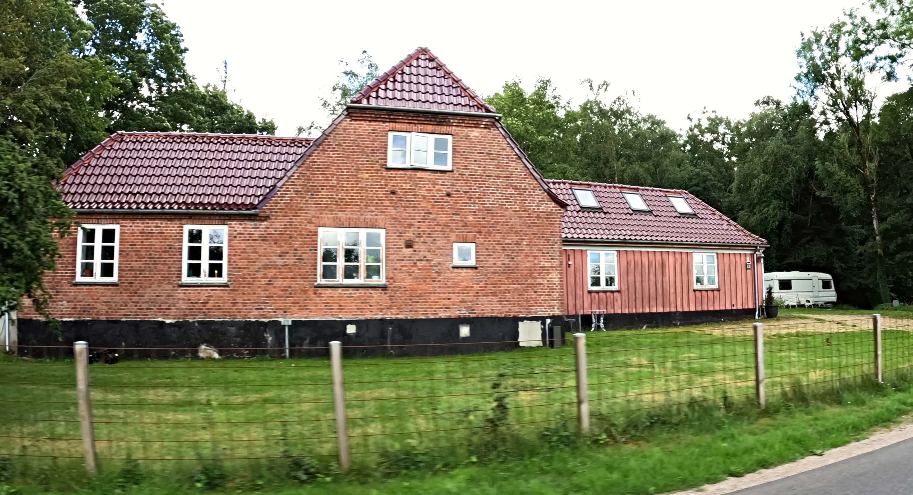 Billede af Drantum Billetsalgssted med Sidespor. Billede af Drantum Billetsalgssted med Sidespor.