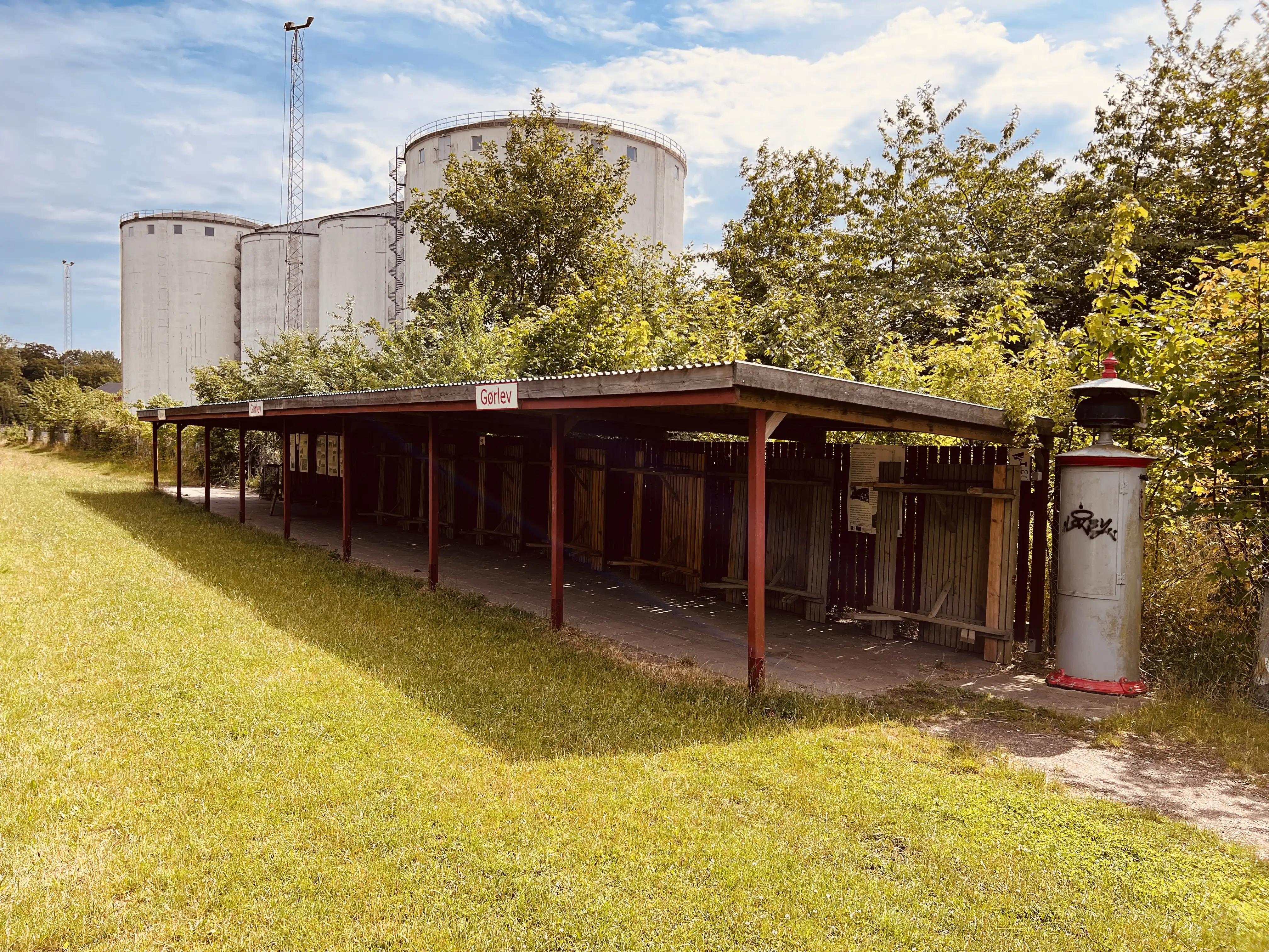 Billede af veterantogs perronen ved Gørlev Station. Billede af veterantogs perronen ved Gørlev Station.