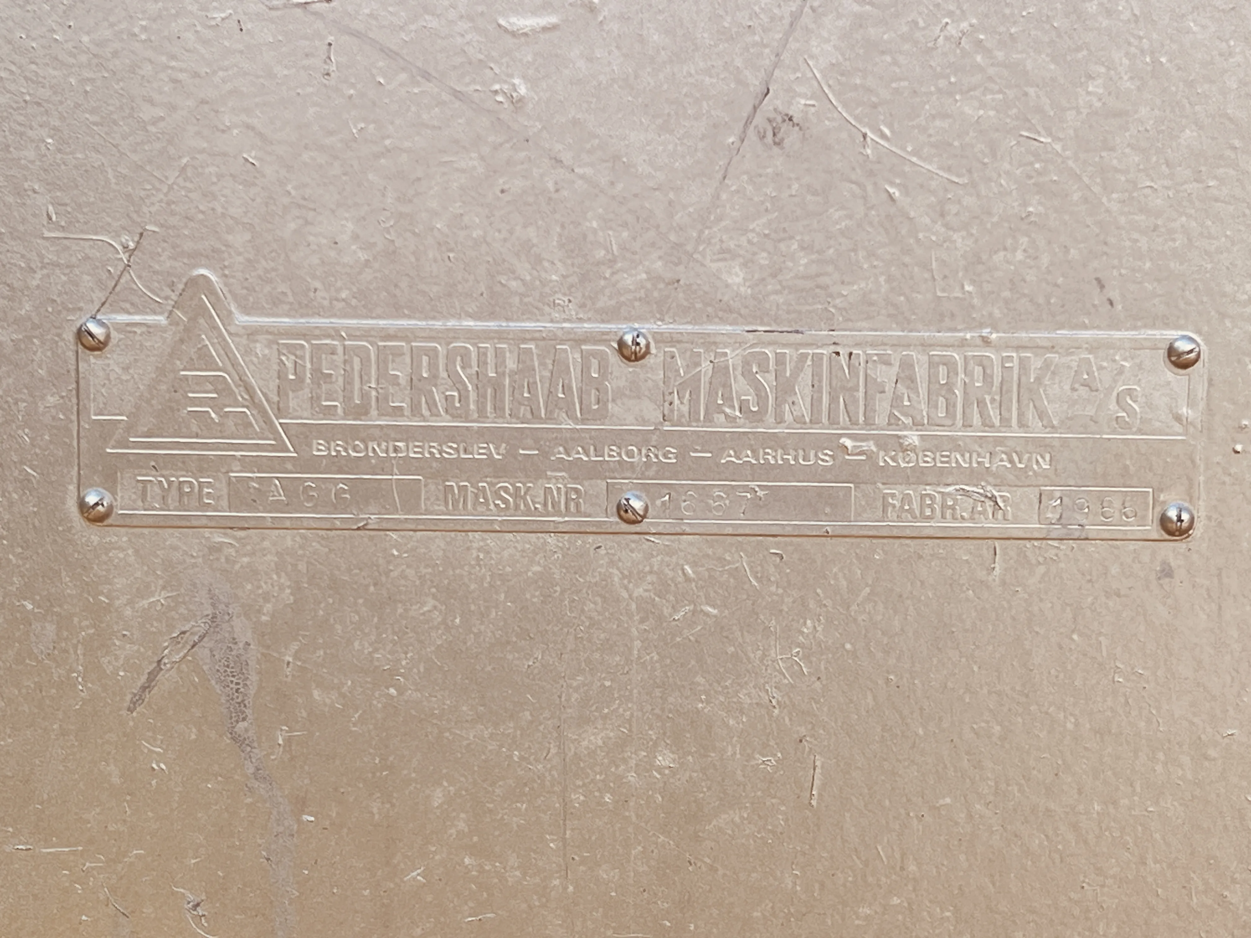 Billede af Pedershaab nødgenerator ved Mørkøv Station. Billede af Pedershaab nødgenerator ved Mørkøv Station.