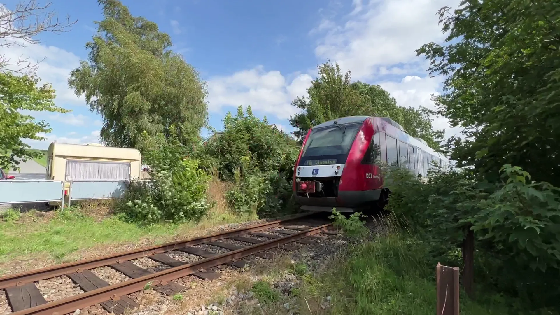 Billede af LT 2030-2130, tidligere VL 2030-2130 fotograferet ud for Løve Trinbræt. Billede af LT 2030-2130, tidligere VL 2030-2130 fotograferet ud for Løve Trinbræt.