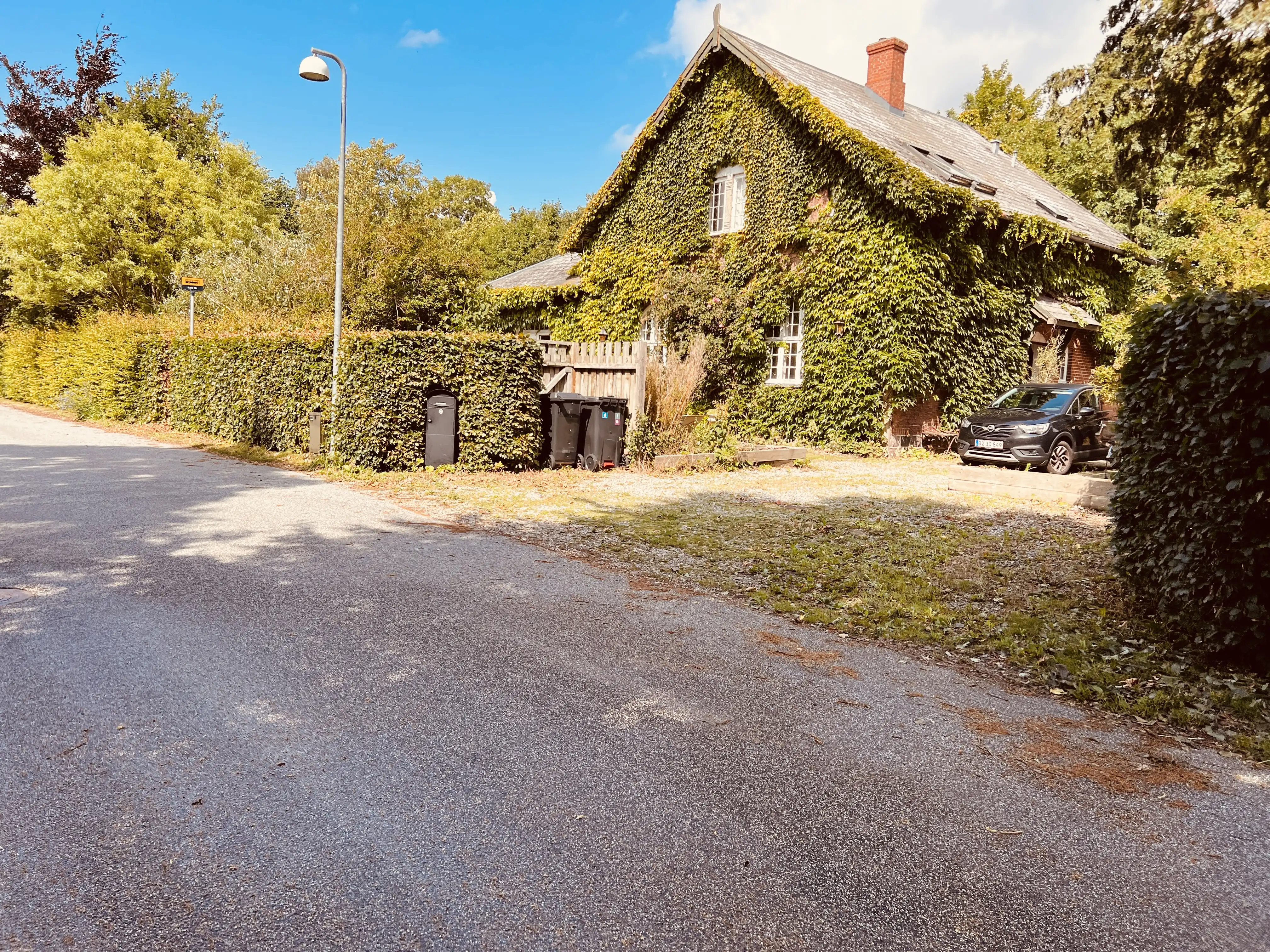 Billede af Løve Trinbræt lå bag den gamle Løve Station. Billede af Løve Trinbræt lå bag den gamle Løve Station.
