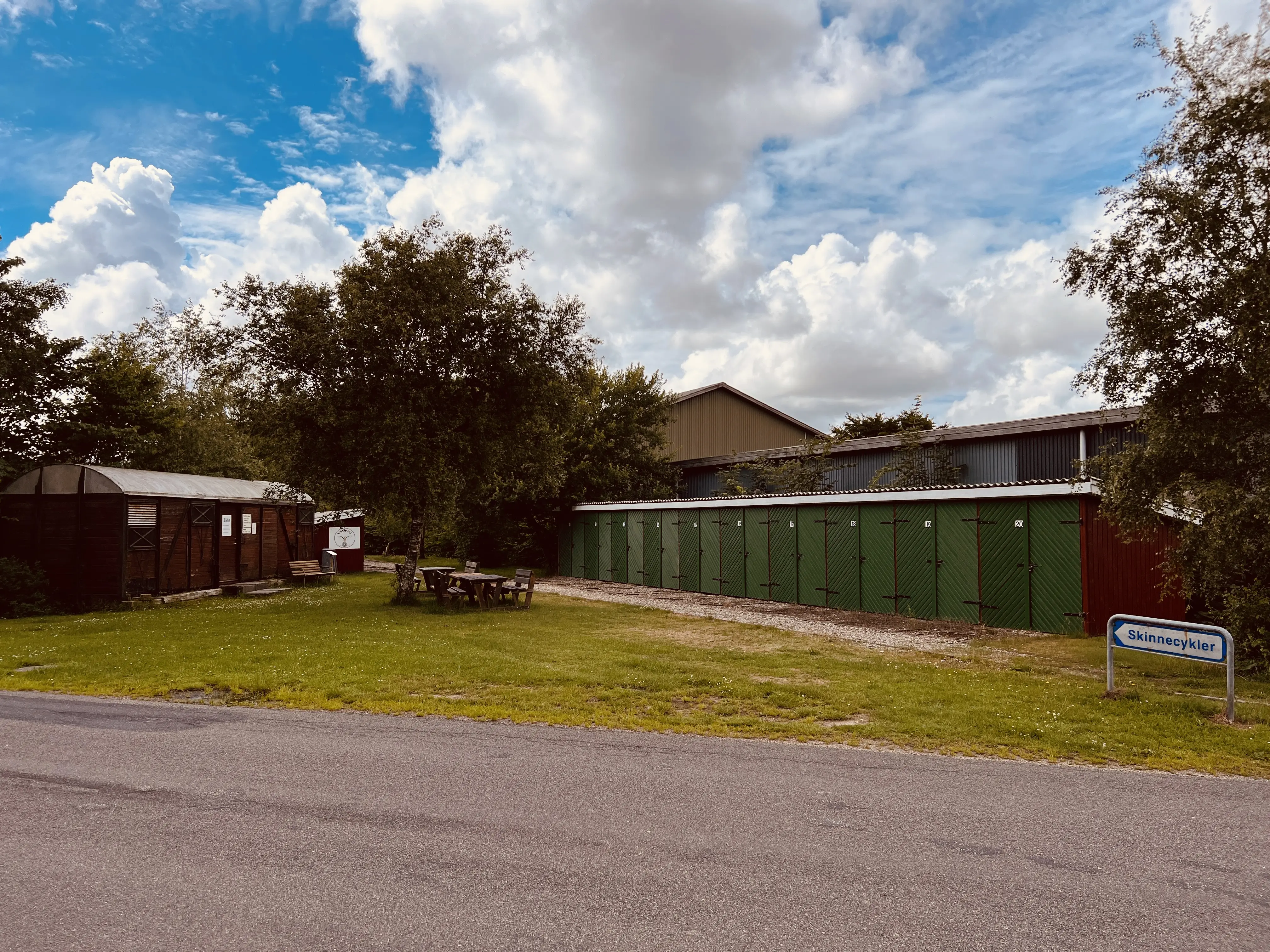 Billede af skinnecykeludlejningen ved Herborg Station. Billede af skinnecykeludlejningen ved Herborg Station.
