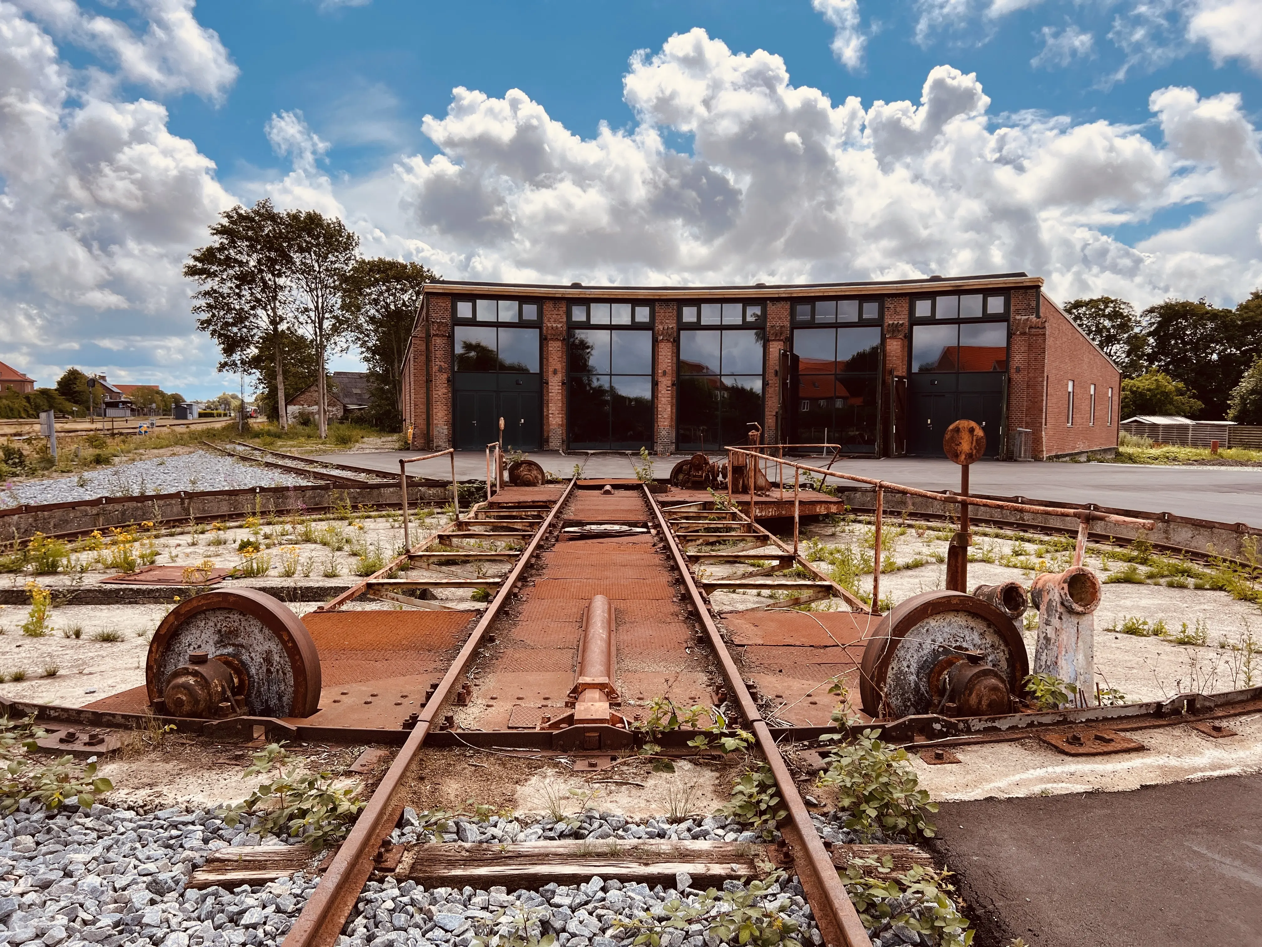 Billede af Skjern Stations remise. Billede af Skjern Stations remise.
