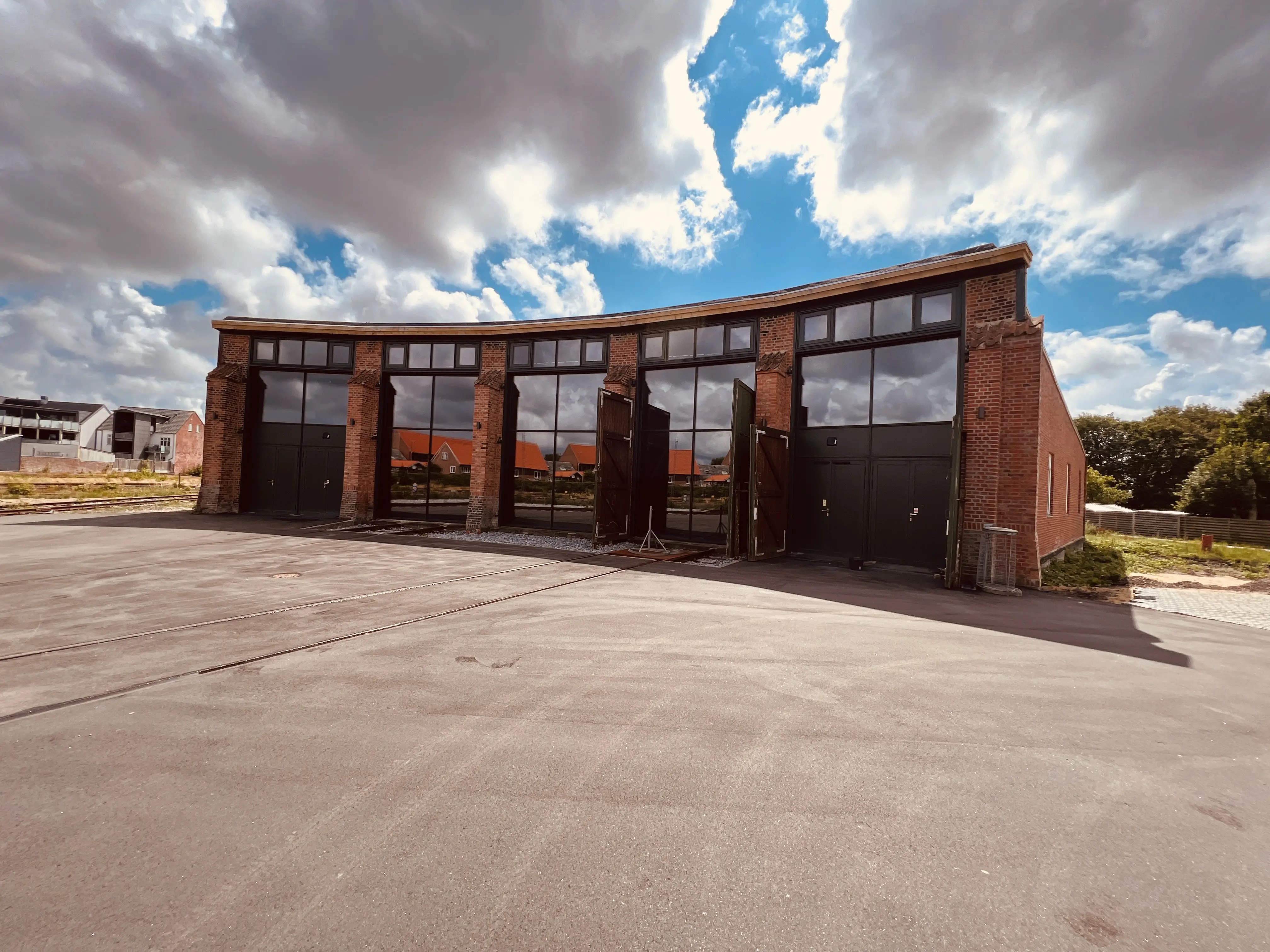 Billede af Skjern Stations remise. Billede af Skjern Stations remise.