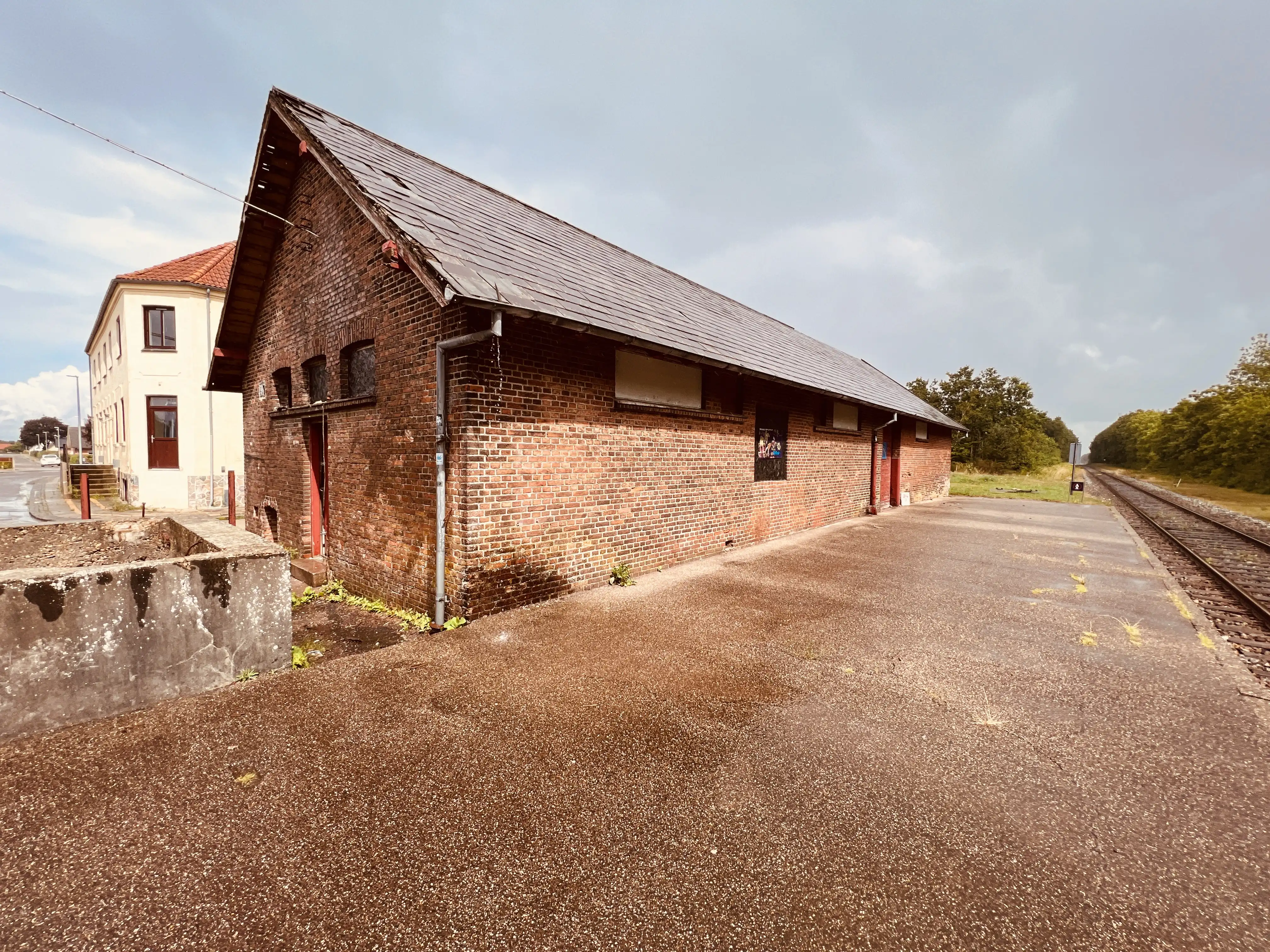 Billede af Troldhede Stations varehus.
