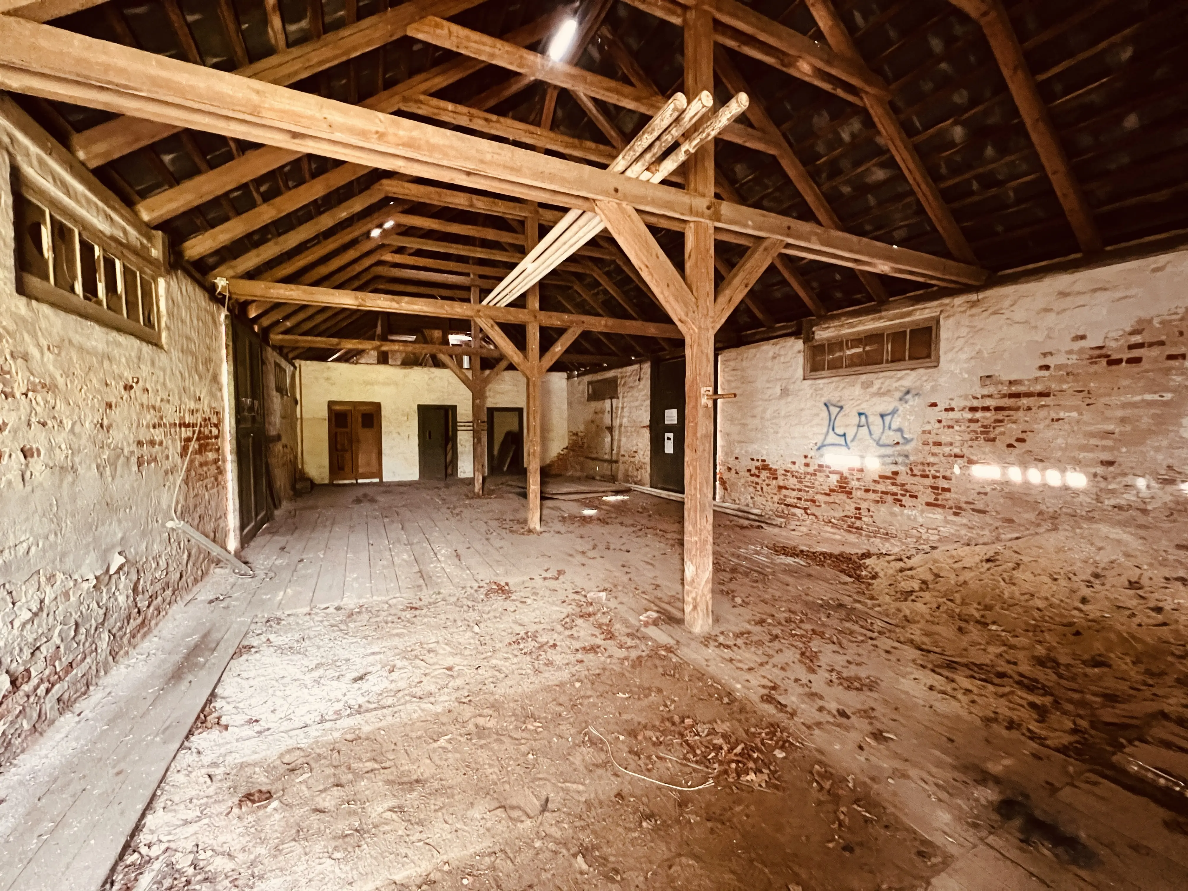 Billede af Troldhede Stations varehus.