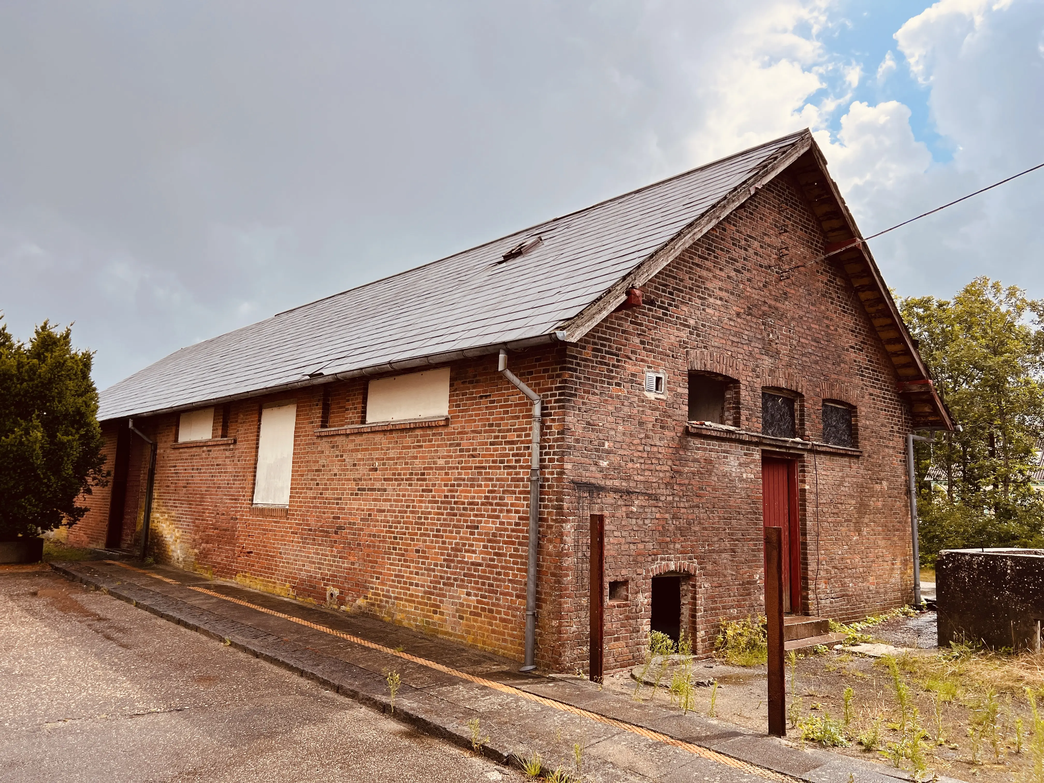 Billede af Troldhede Stations varehus.