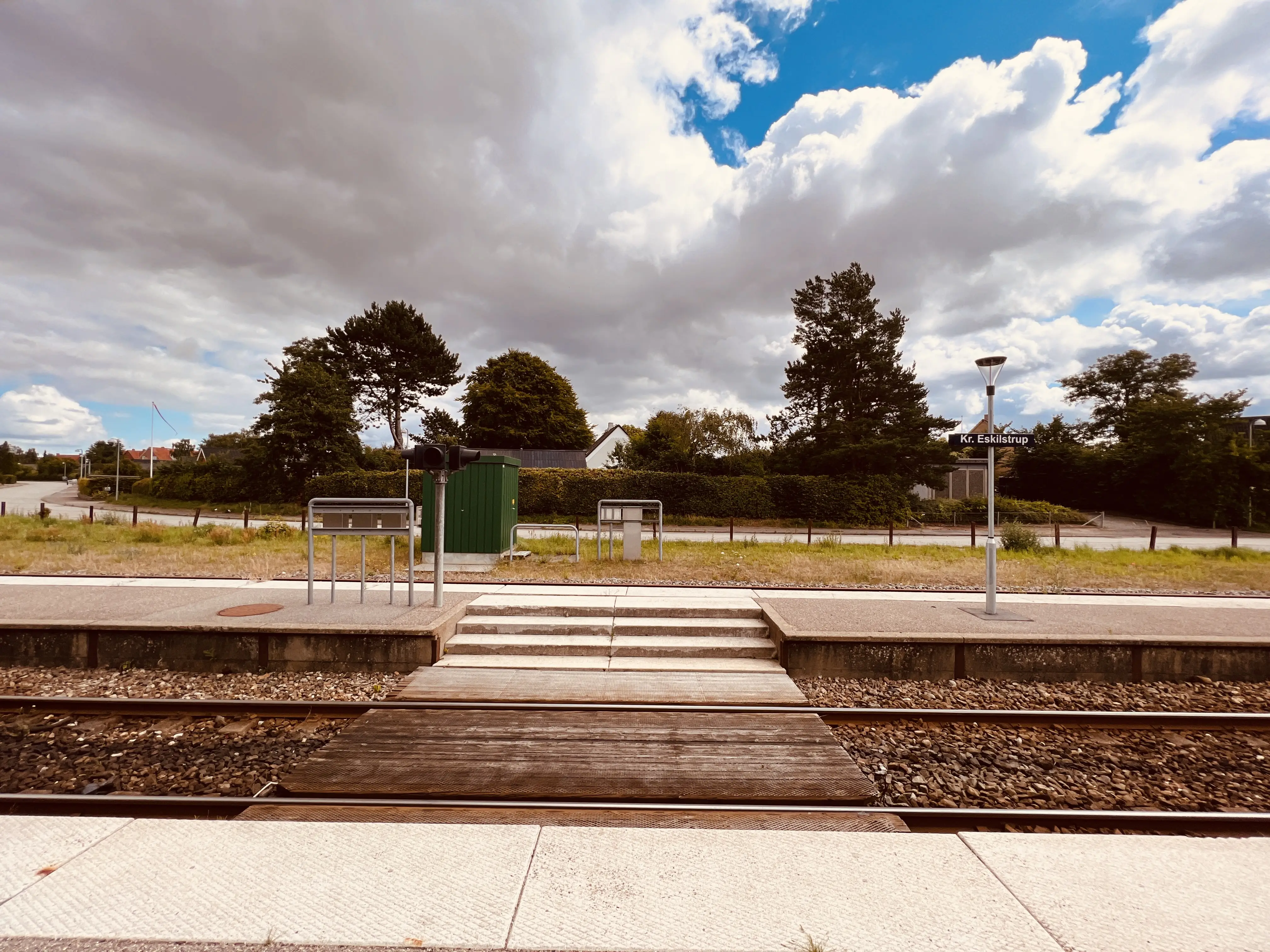 Billede af Kirke Eskilstrup Trinbræt. Billede af Kirke Eskilstrup Trinbræt.
