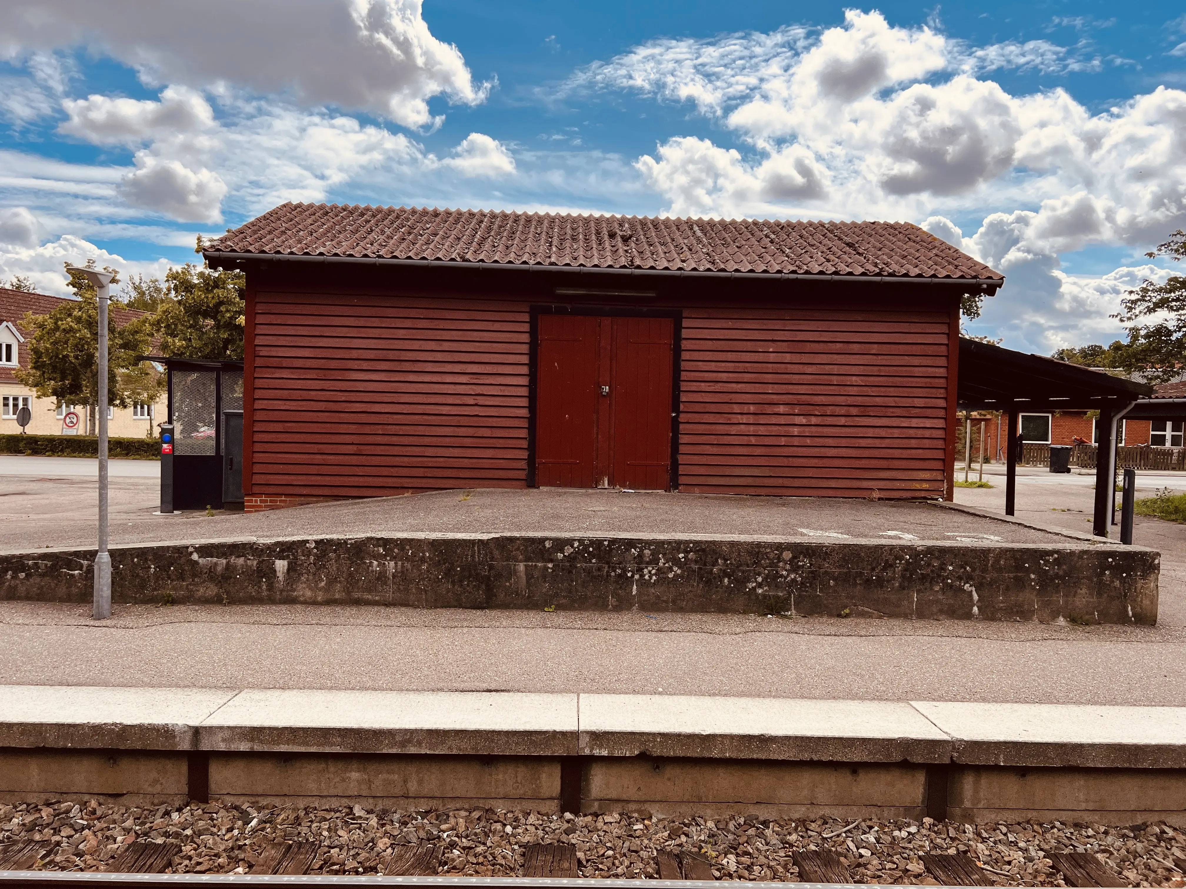 Billede af Store Merløse Stations varehus.