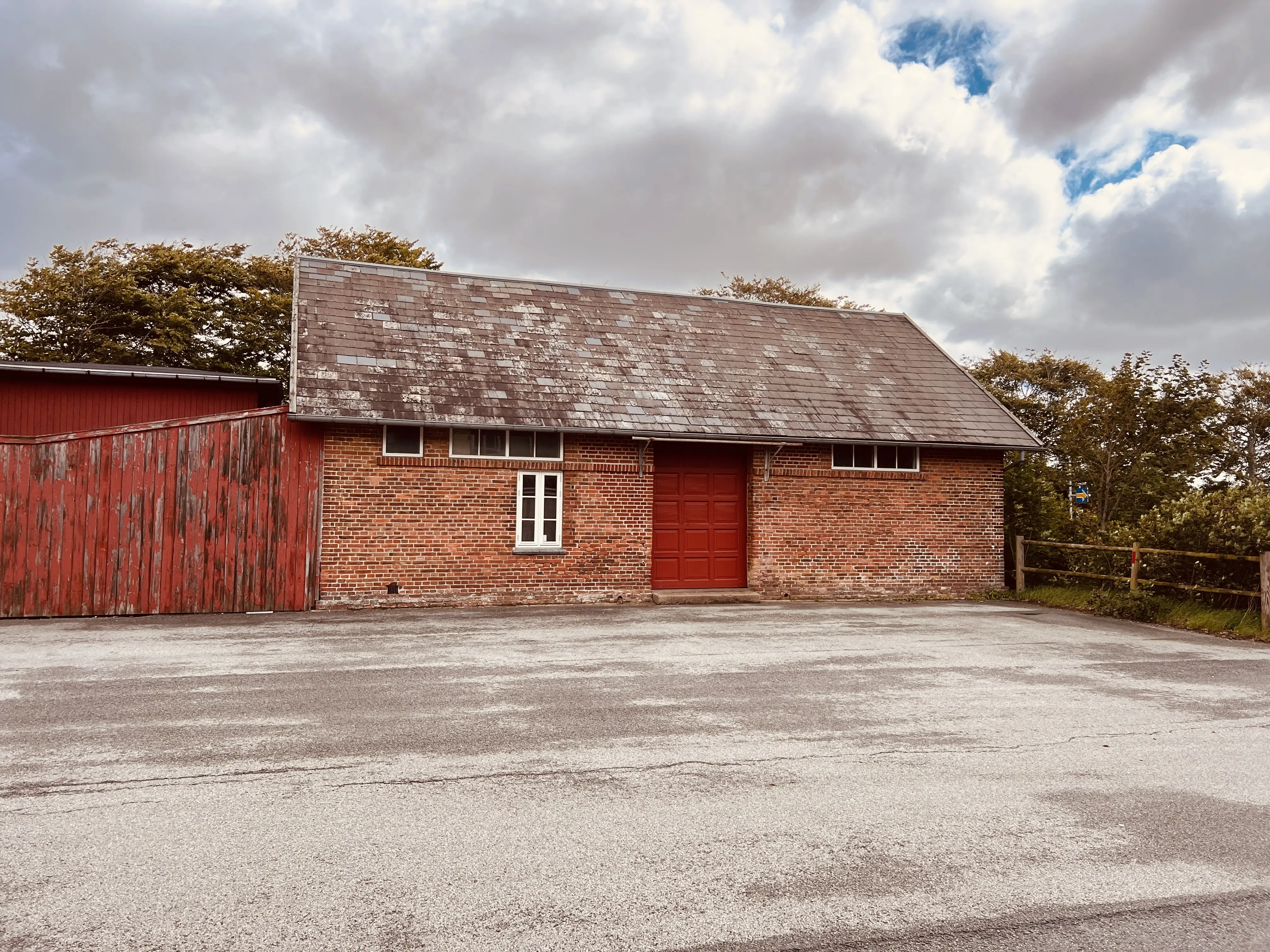 Billede af Lem Stations varehus. Billede af Lem Stations varehus.