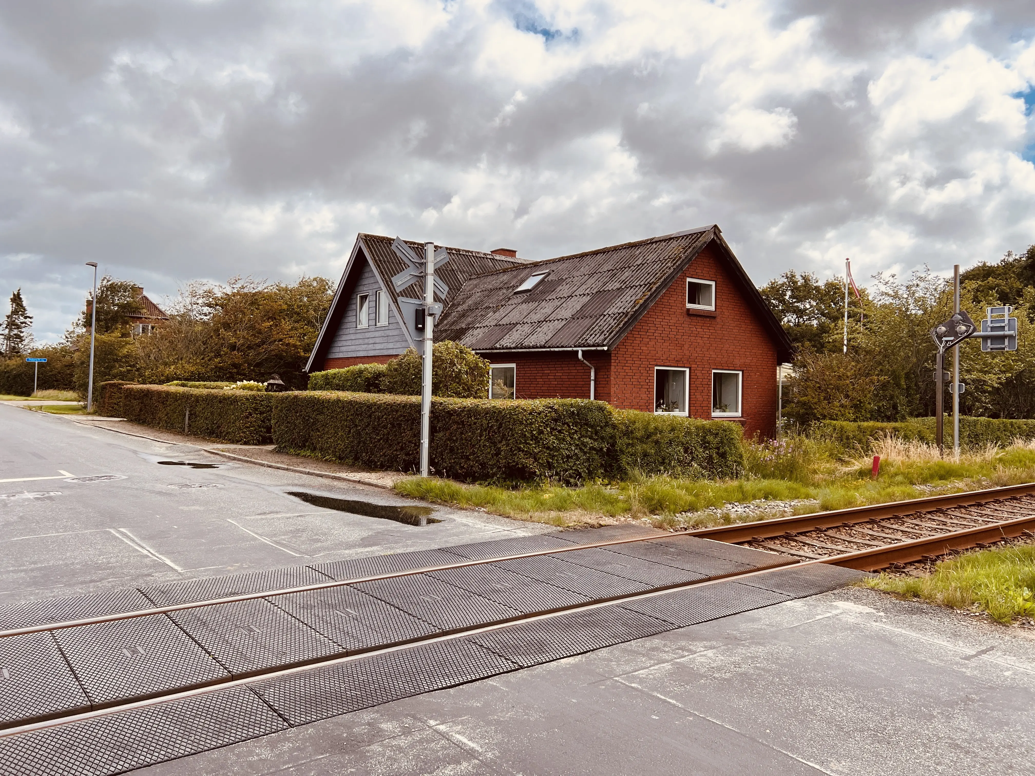 Billede af Dejbjerg Trinbræt - Trinbræt er nedrevet, men Dejbjerg Trinbræt har ligget her. Billede af Dejbjerg Trinbræt - Trinbræt er nedrevet, men Dejbjerg Trinbræt har ligget her.