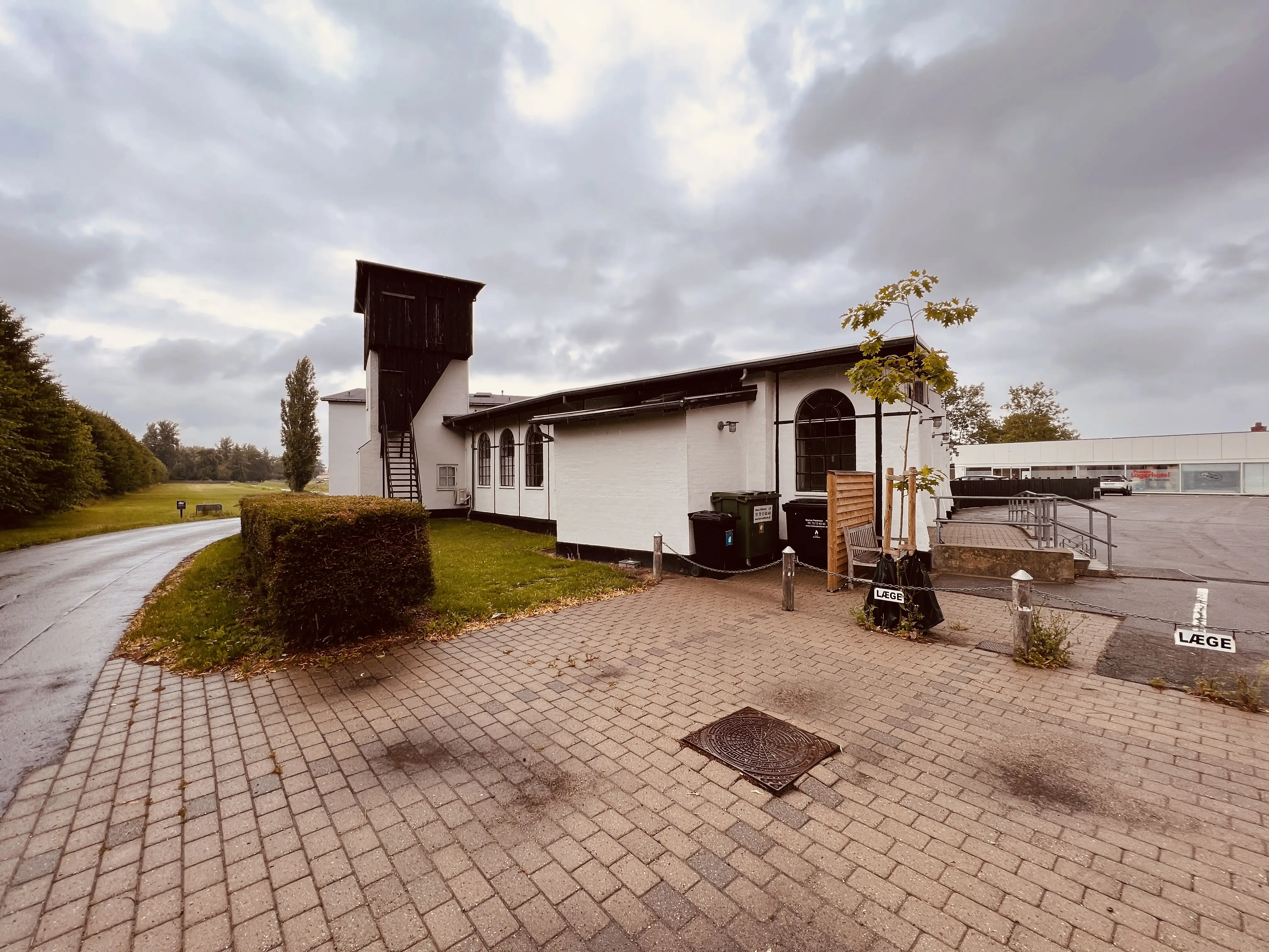 Billede af Præstø Stations remise.