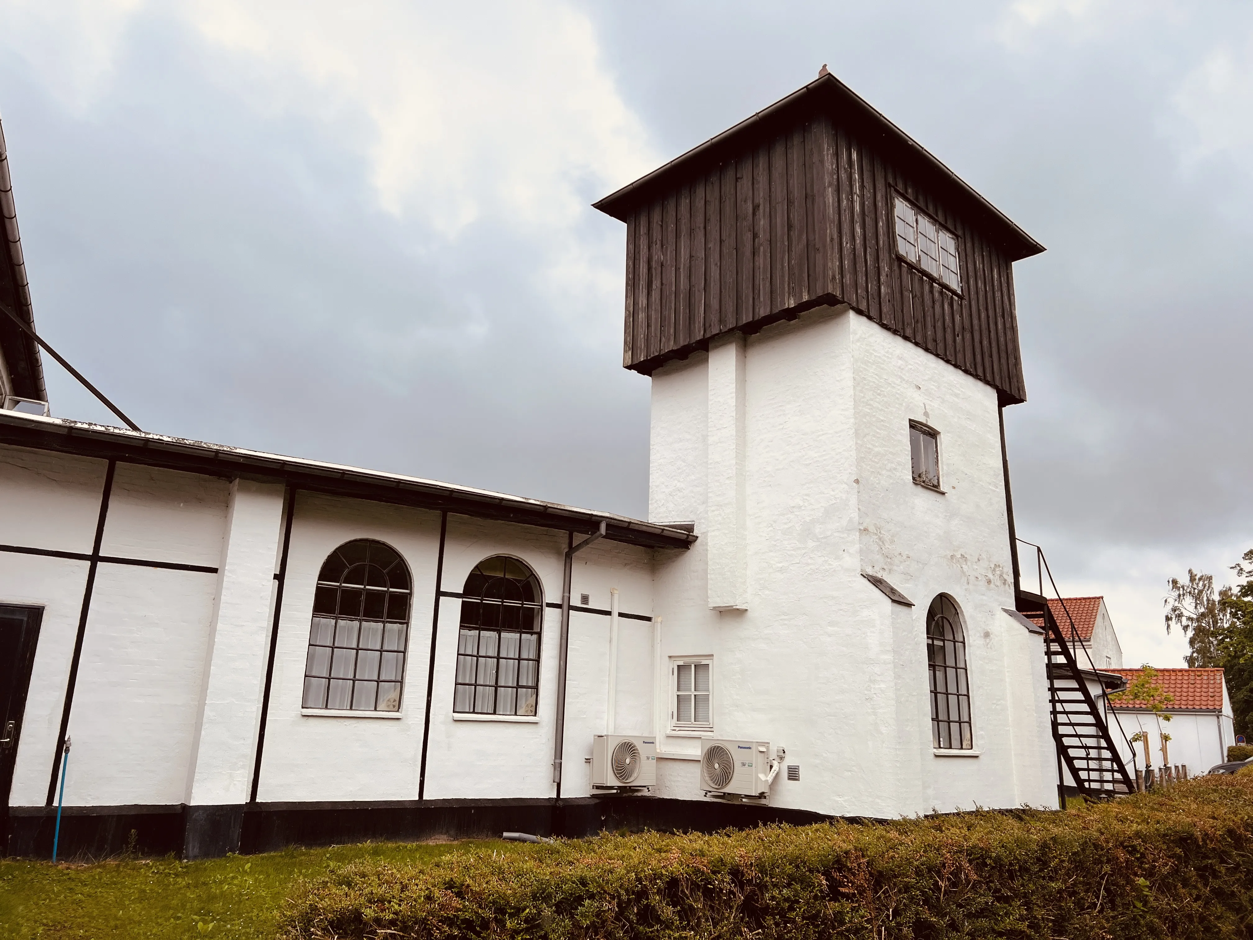 Billede af Præstø Stations remise.