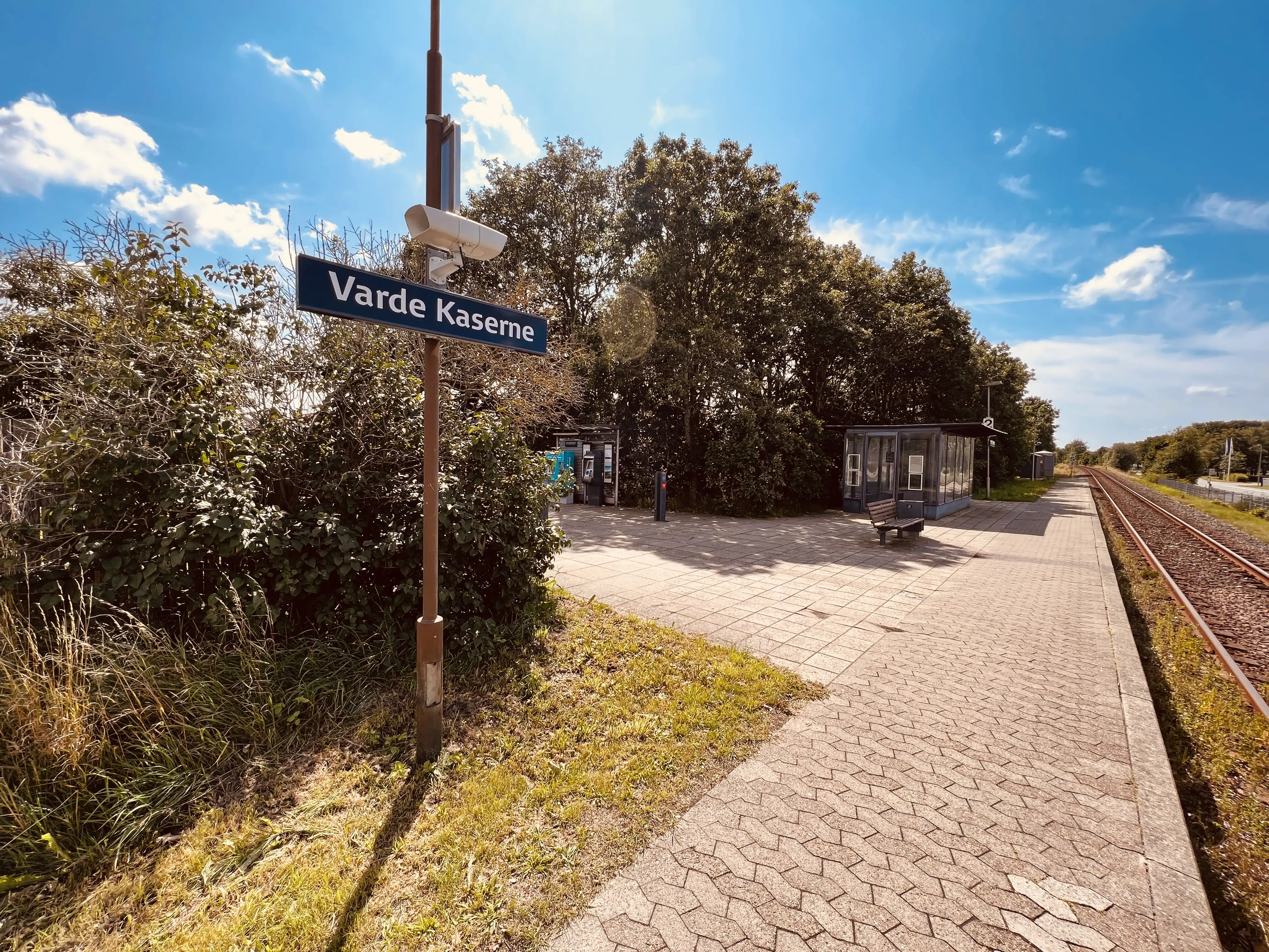 Billede af Varde Kaserne Trinbræt. Billede af Varde Kaserne Trinbræt.