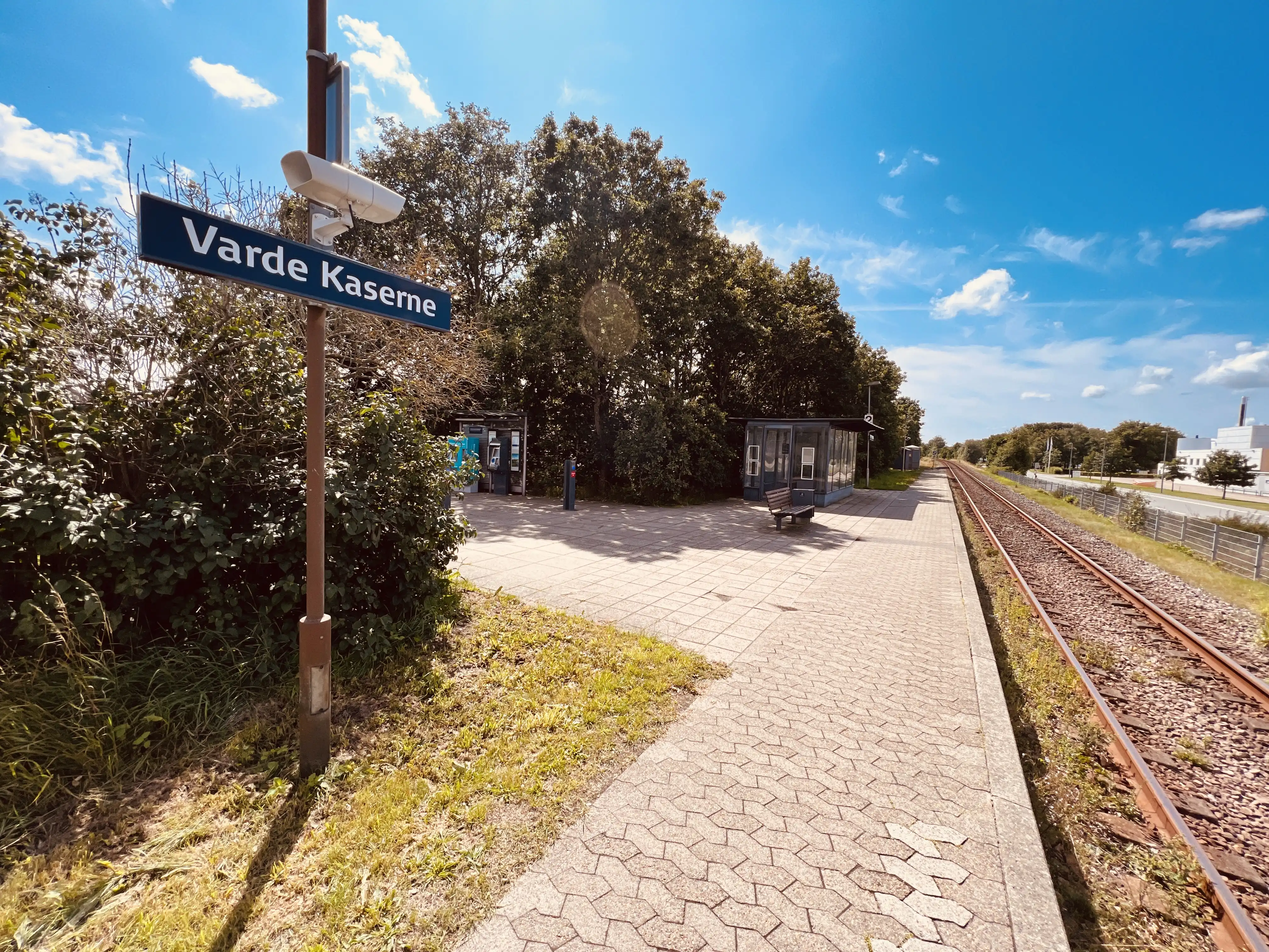 Billede af Varde Kaserne Trinbræt. Billede af Varde Kaserne Trinbræt.