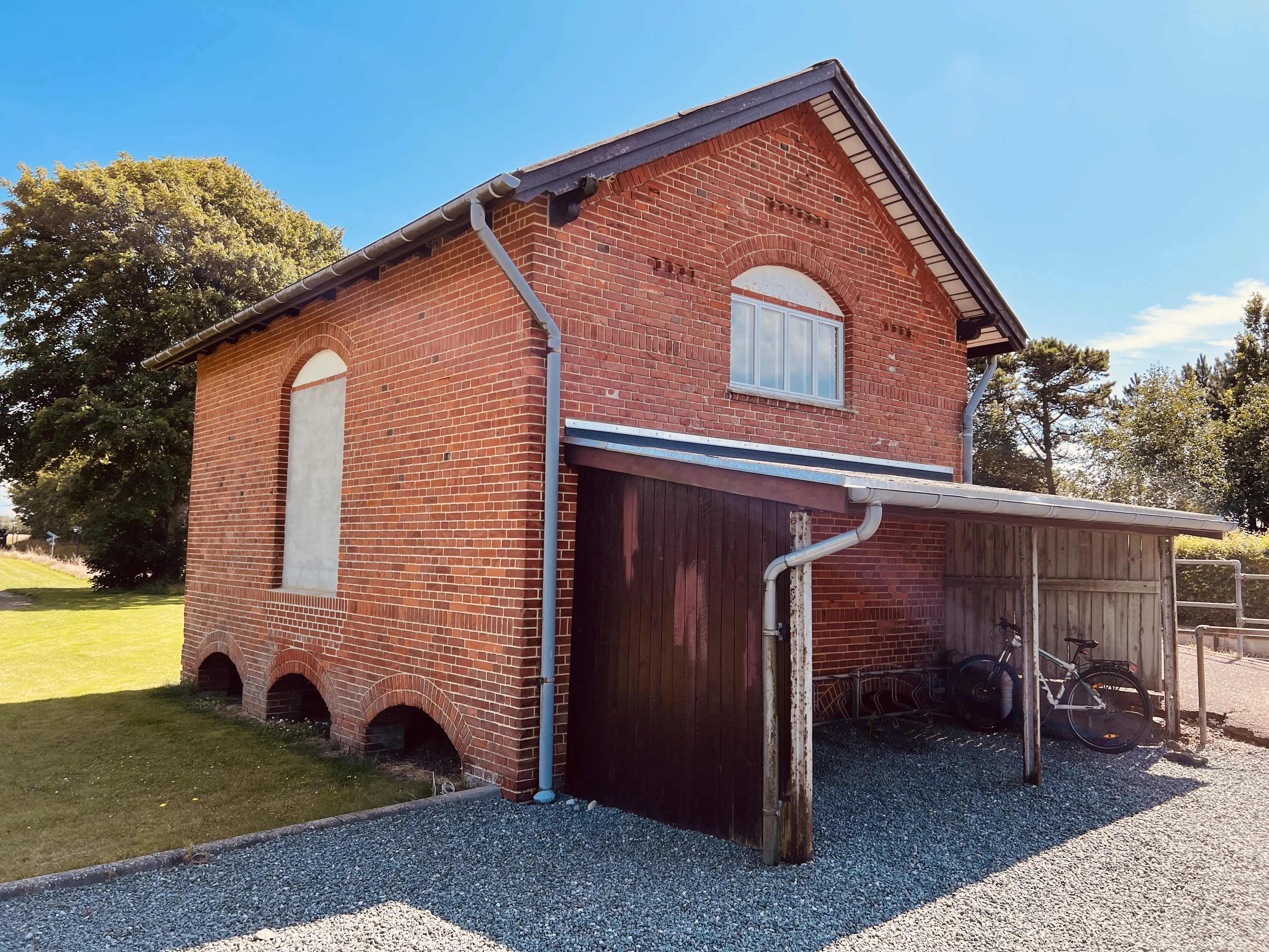 Billede af Billum Stations varehus.