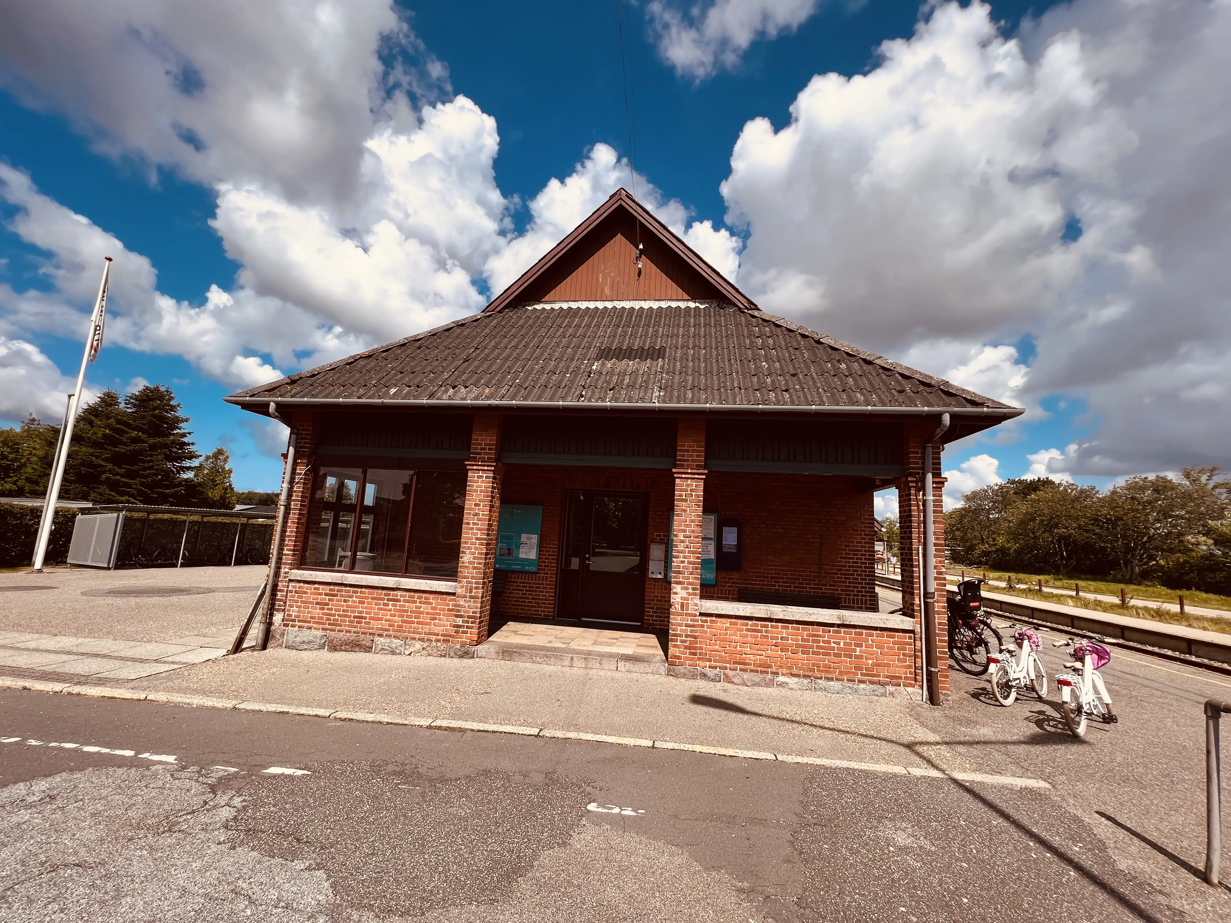 Billede af Oksbøl Station. Billede af Oksbøl Station.