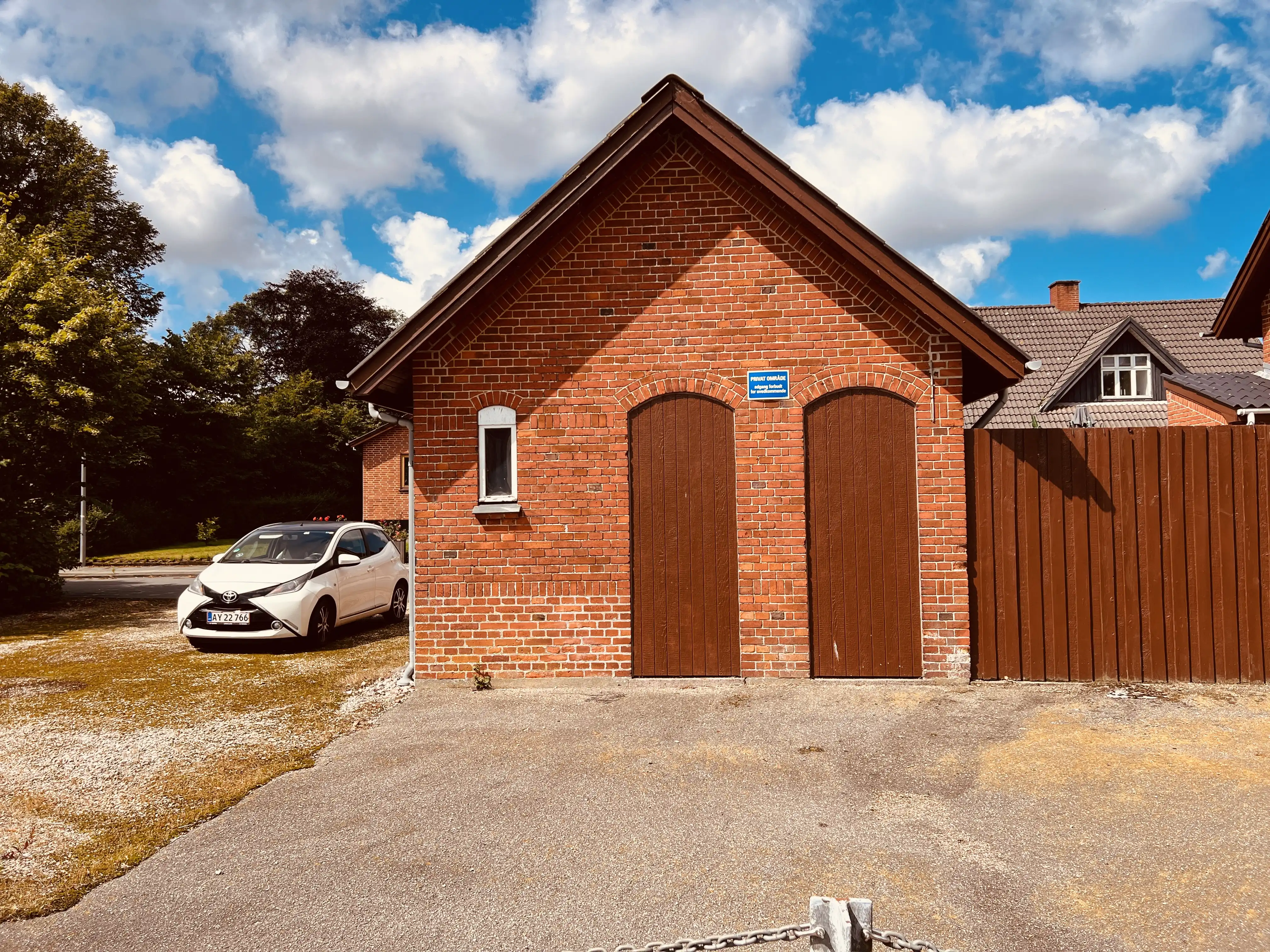 Billede af Vrøgum Stations retirade. Billede af Vrøgum Stations retirade.