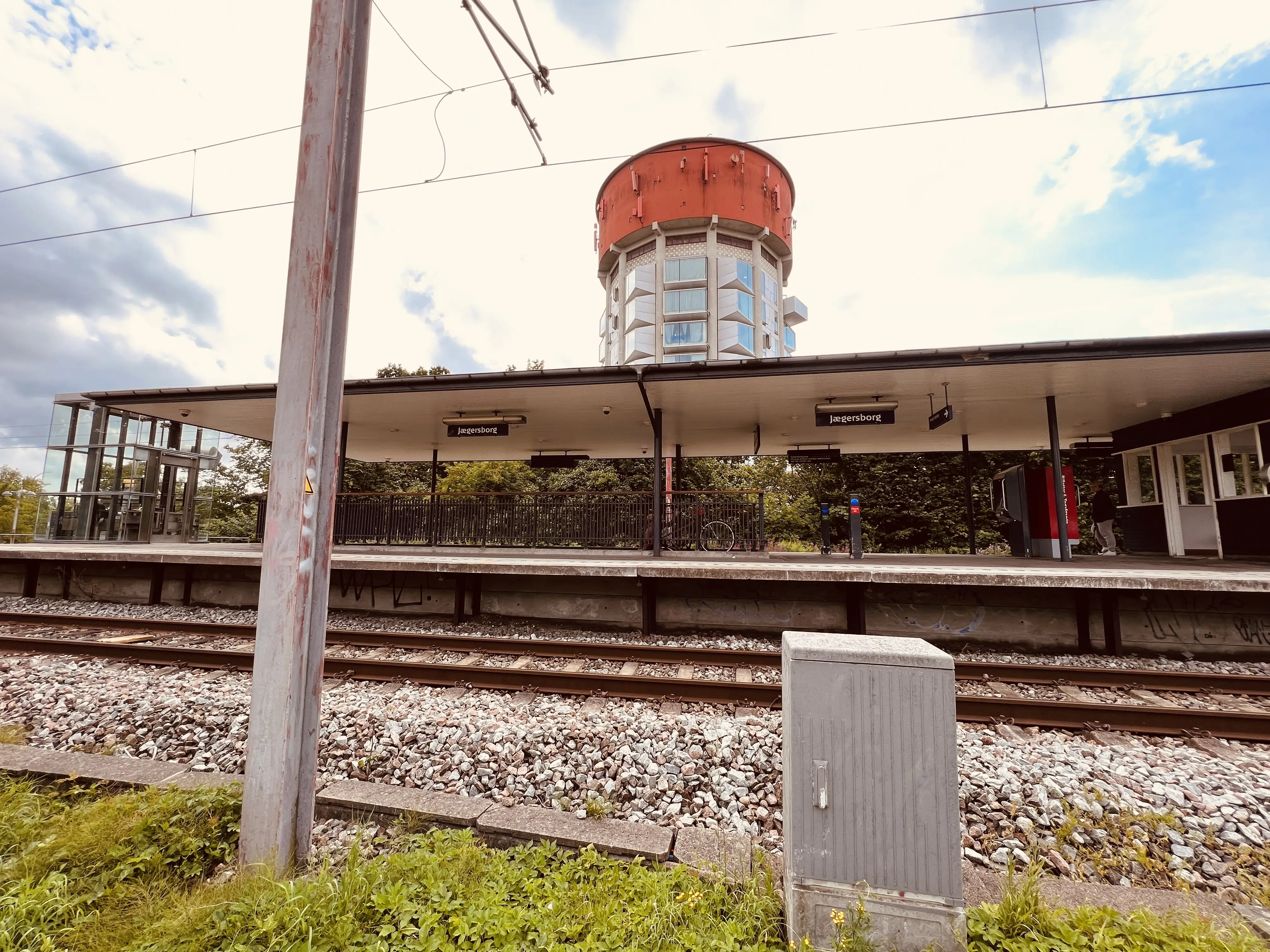 Billede af Jægersborg S-togstrinbræt. Billede af Jægersborg S-togstrinbræt.