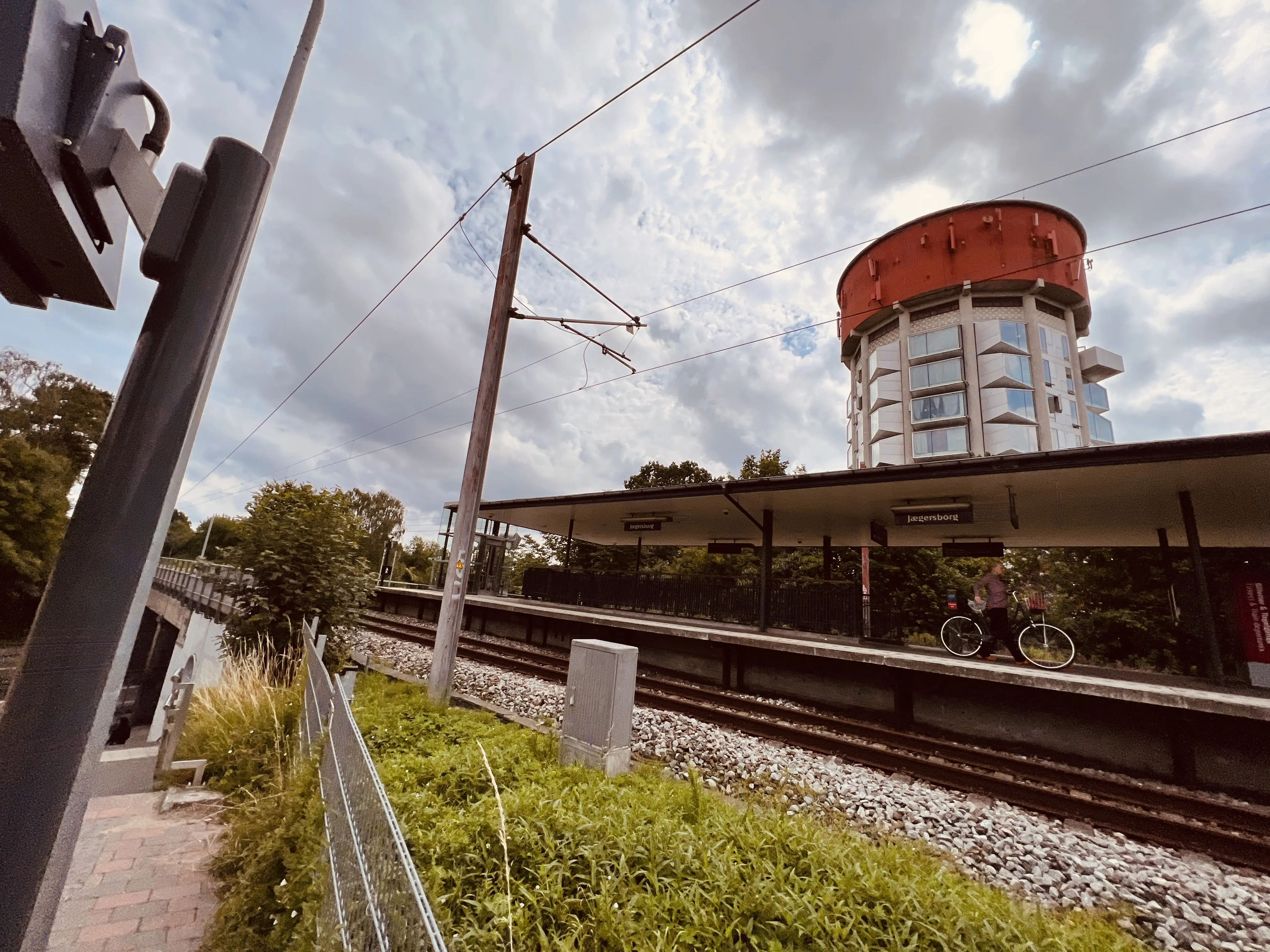 Billede af Jægersborg S-togstrinbræt. Billede af Jægersborg S-togstrinbræt.