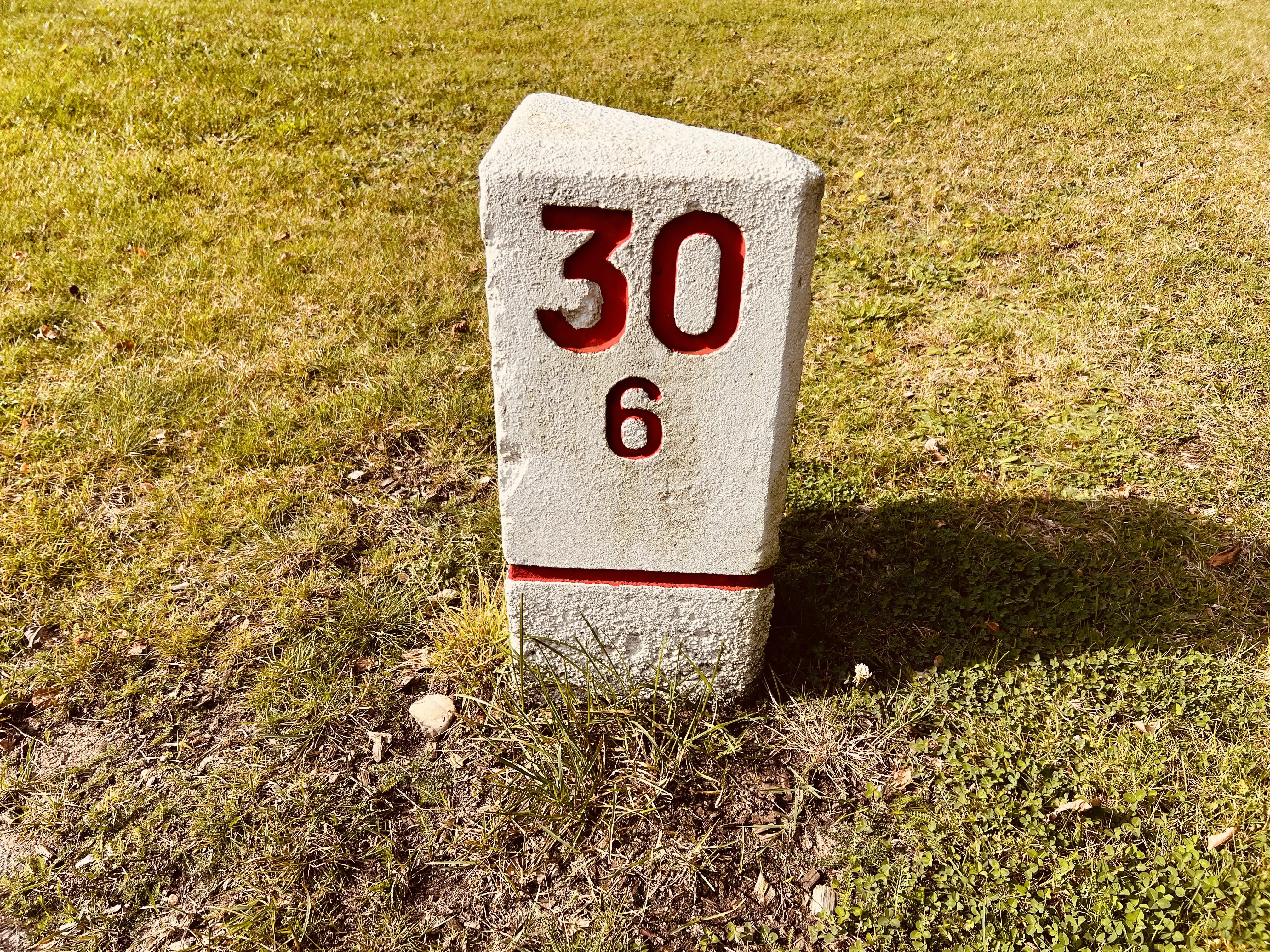 Billede af kilometerstenen ved Frederiks Station. Billede af kilometerstenen ved Frederiks Station.