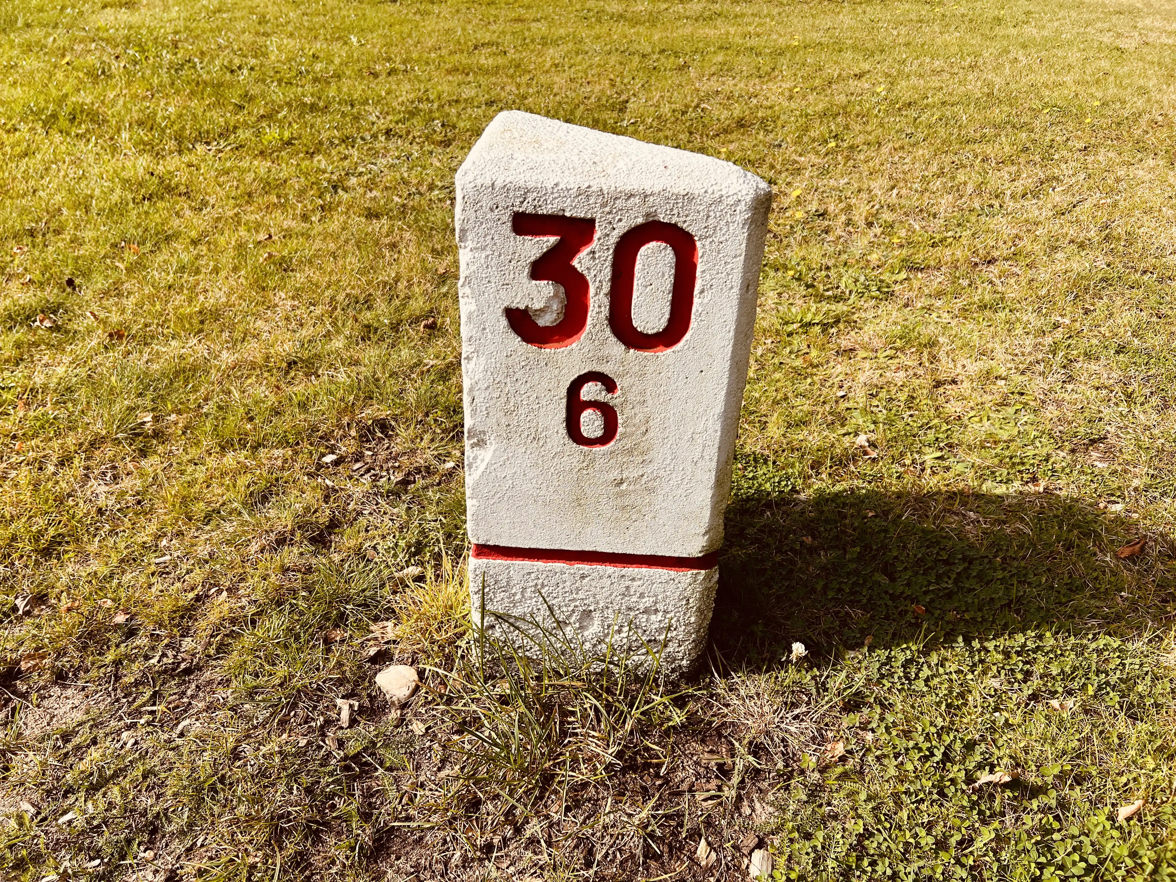Billede af kilometersten ved Frederiks Holdeplads. Billede af kilometersten ved Frederiks Holdeplads.