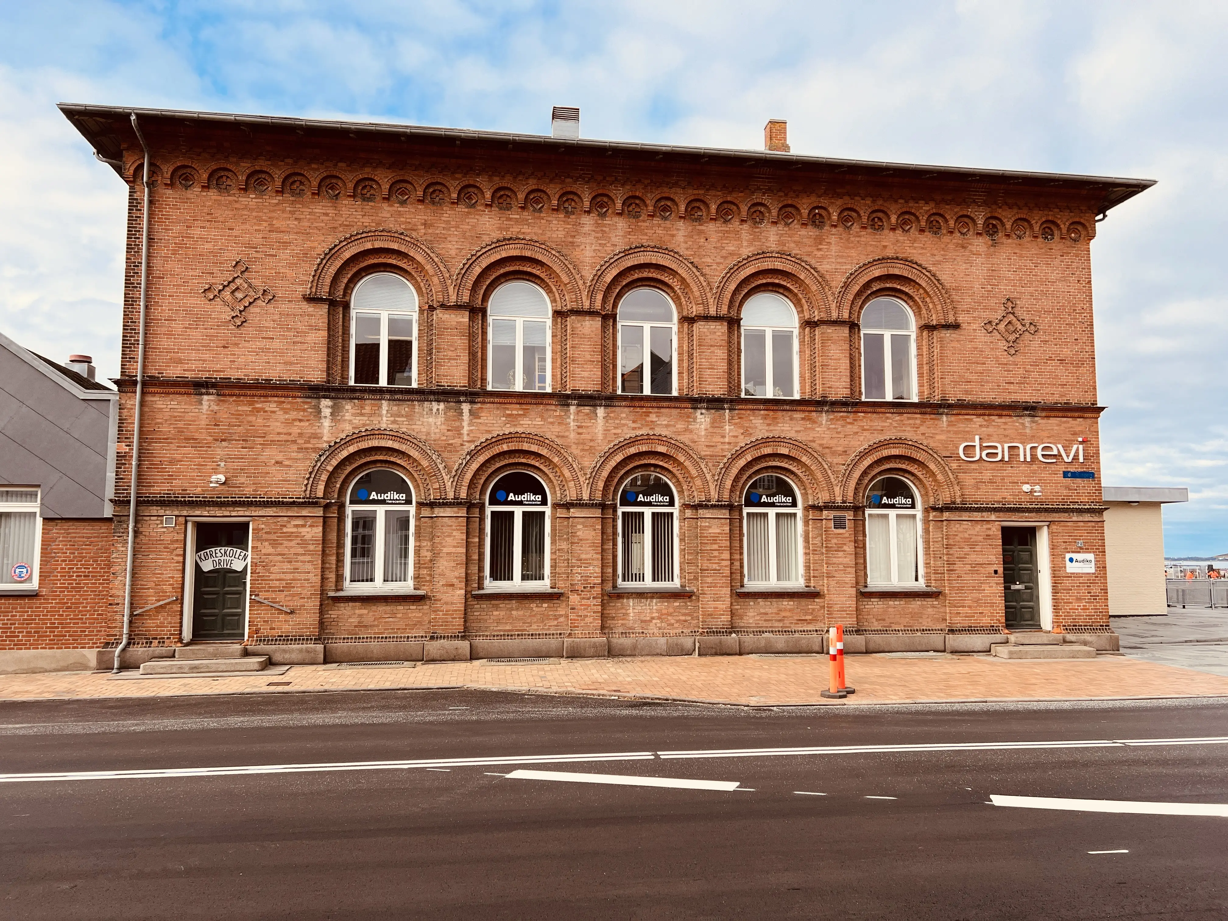 Billede af Posthuset ved Assens Station. Billede af Posthuset ved Assens Station.