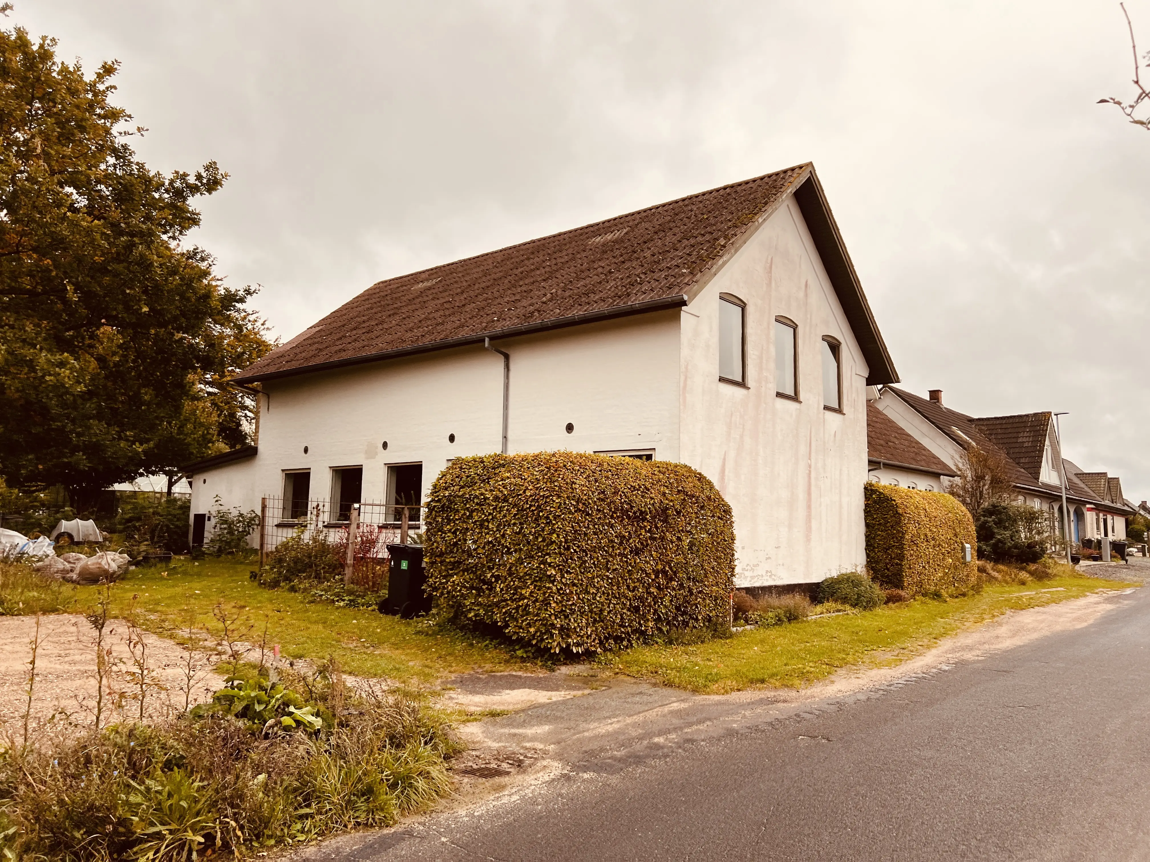 Billede af Afholdshotellet over for Jordløse Station. Billede af Afholdshotellet over for Jordløse Station.