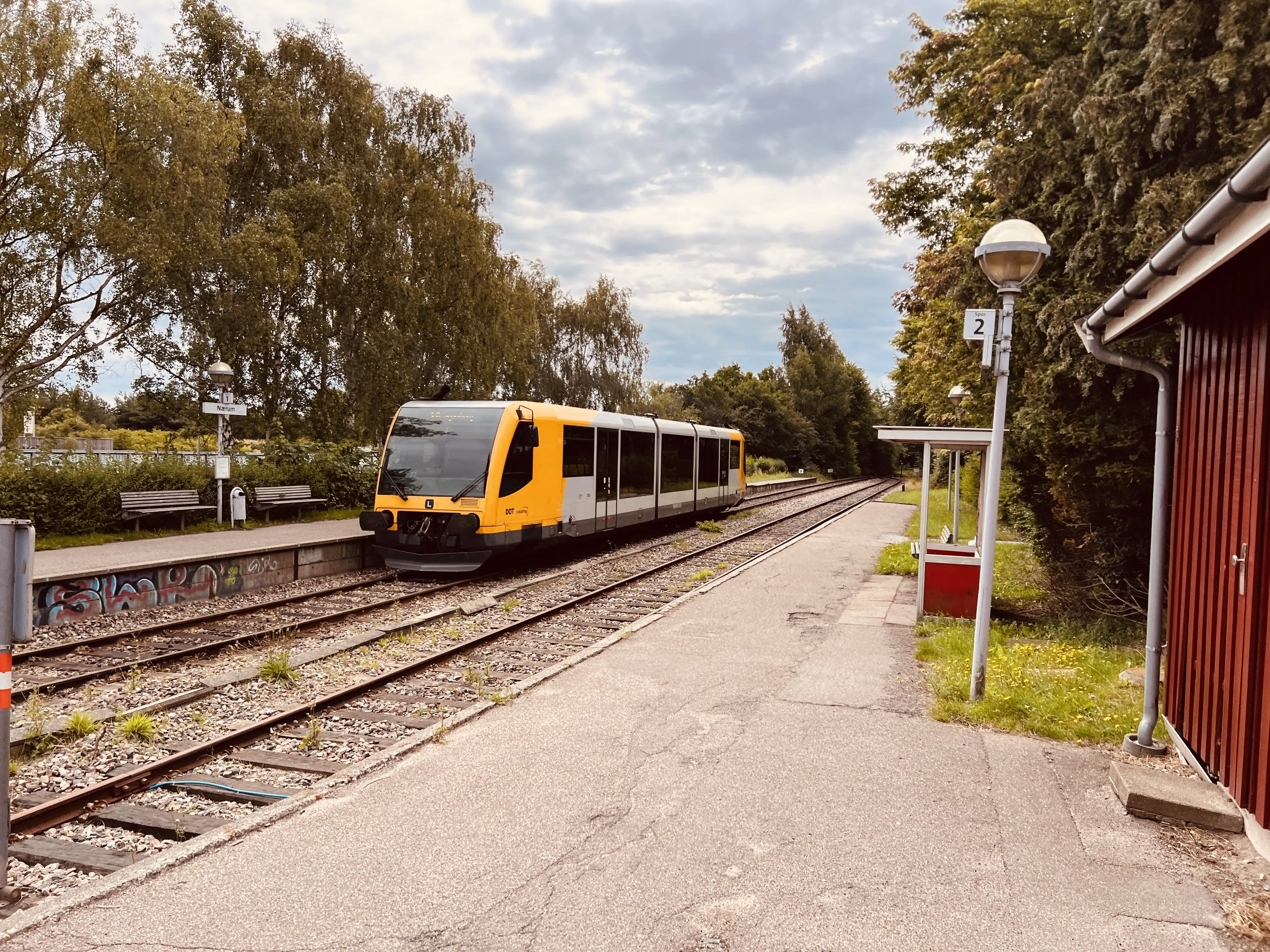 Billede af LNJ Lm 22 ud for Nærum Station. Billede af LNJ Lm 22 ud for Nærum Station.