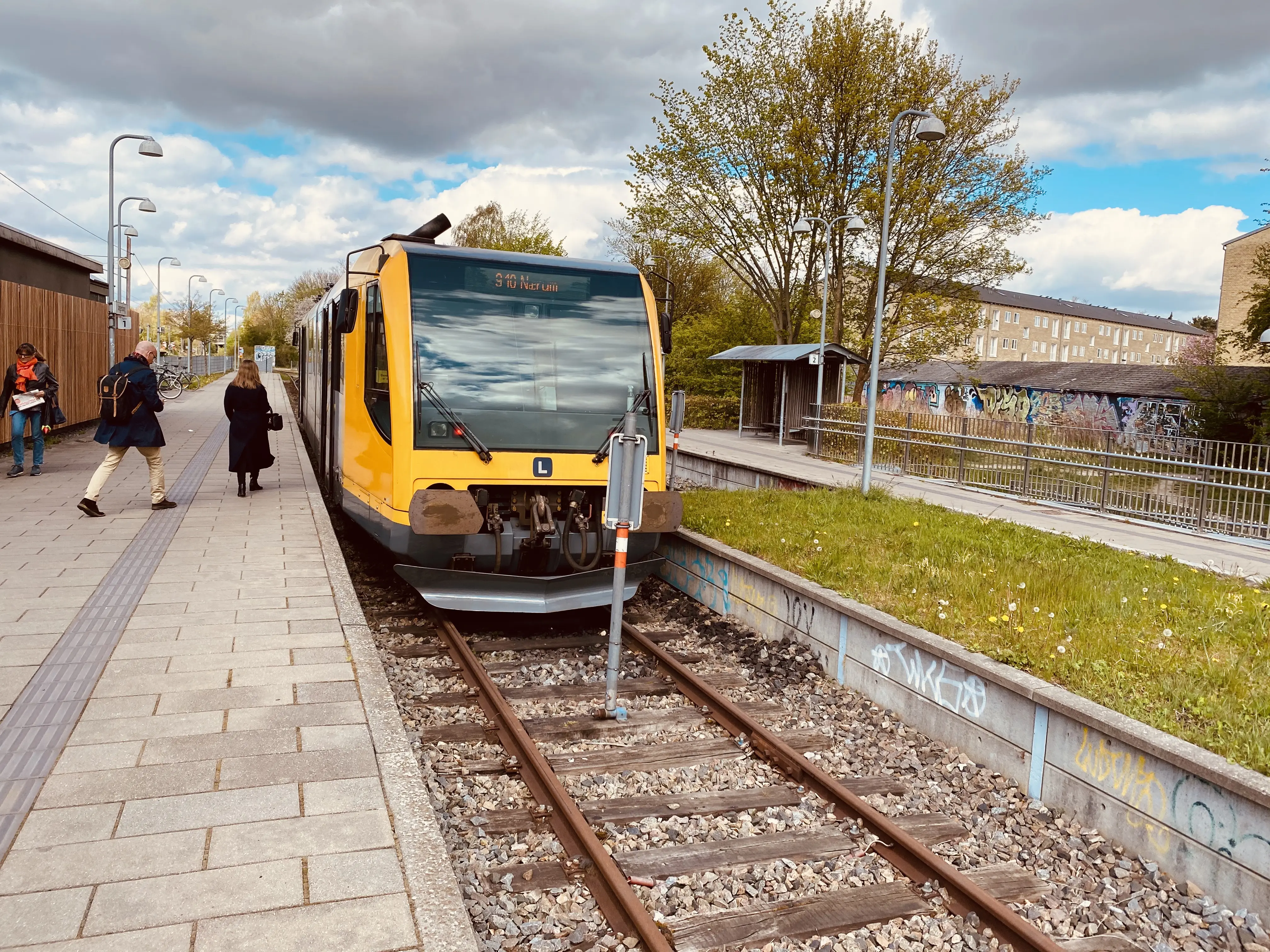 Billede af LNJ Lm 23 ud for Jægersborg Lokalbane Station. Billede af LNJ Lm 23 ud for Jægersborg Lokalbane Station.