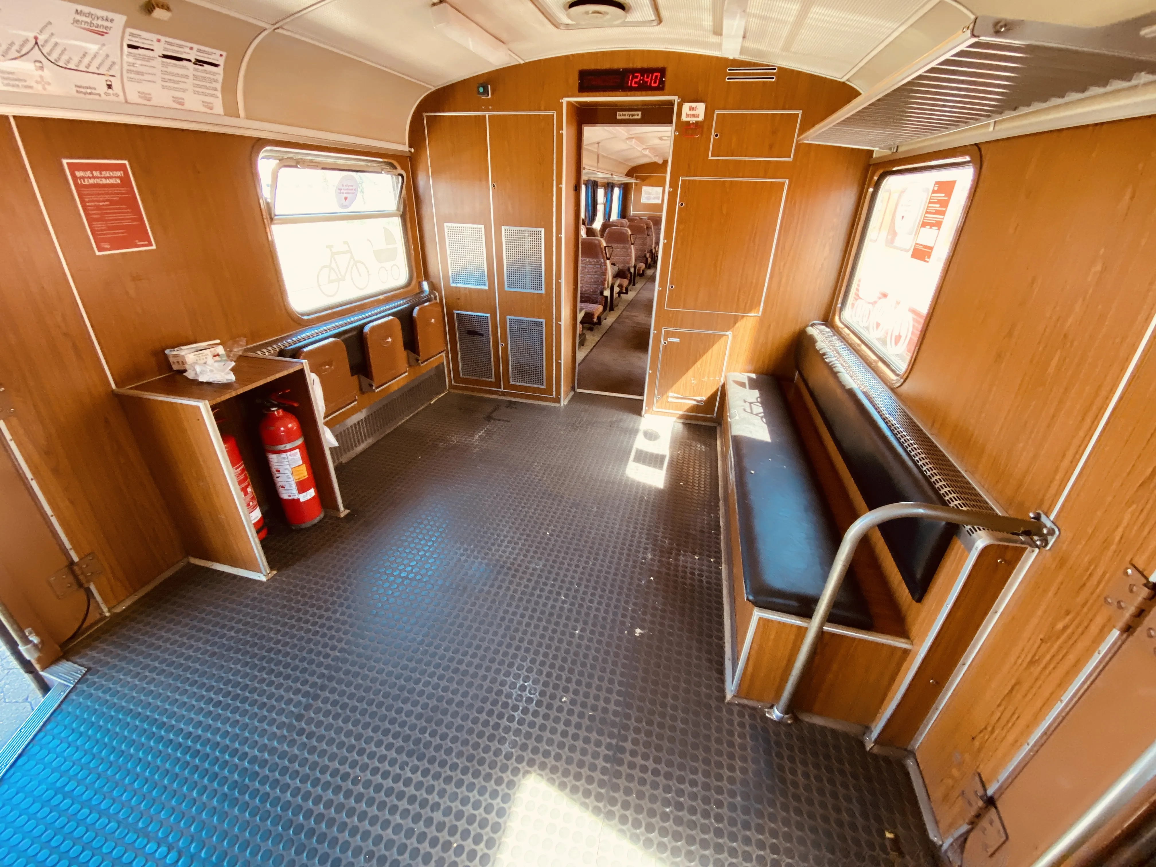 Billede af indretningen fra "Kysten" (MjbaD YM 40), som oprindelig var OHJ YM 56. Billede af indretningen fra "Kysten" (MjbaD YM 40), som oprindelig var OHJ YM 56.