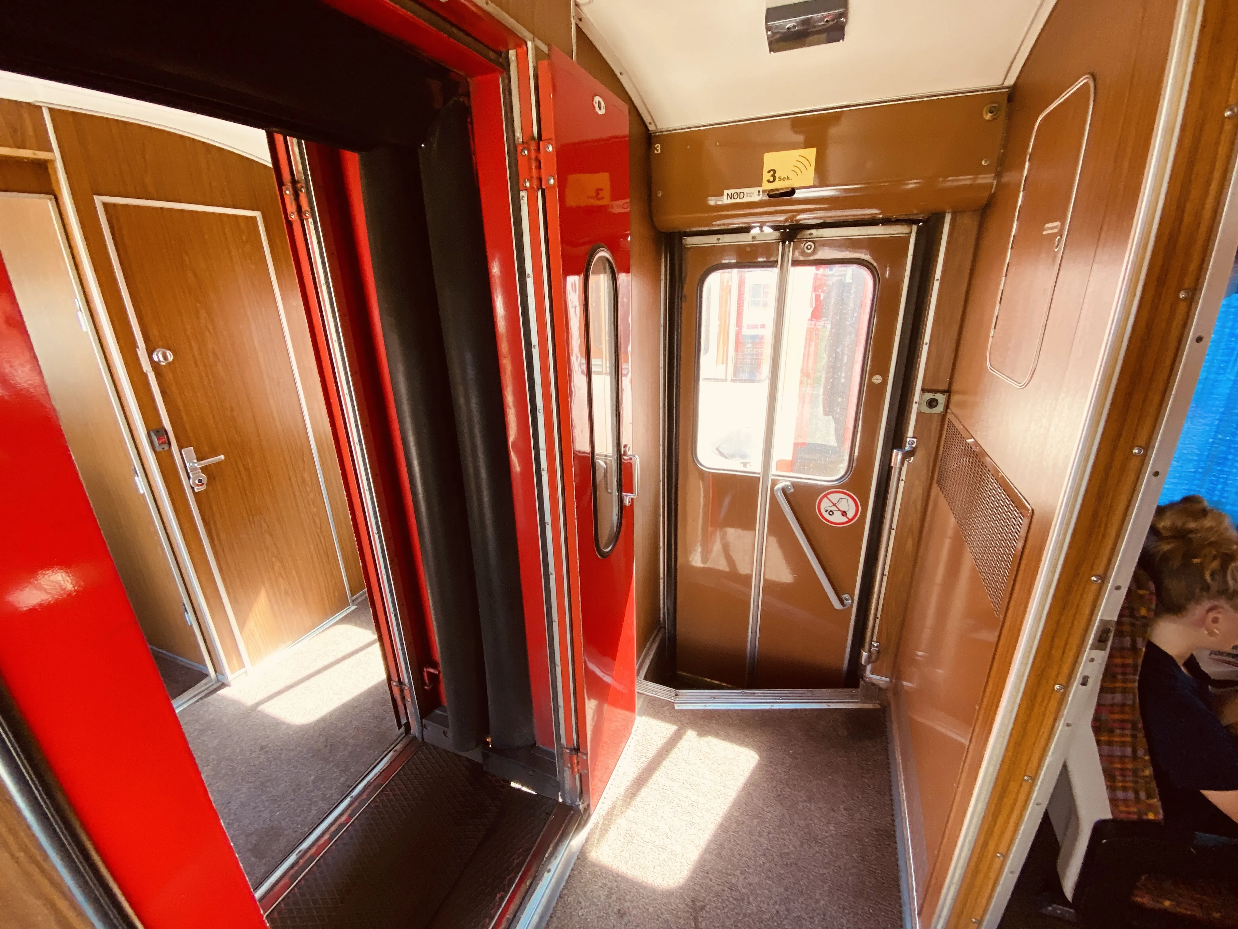 Billede af indretningen fra "Kysten" (MjbaD YM 40), som oprindelig var OHJ YM 56. Billede af indretningen fra "Kysten" (MjbaD YM 40), som oprindelig var OHJ YM 56.