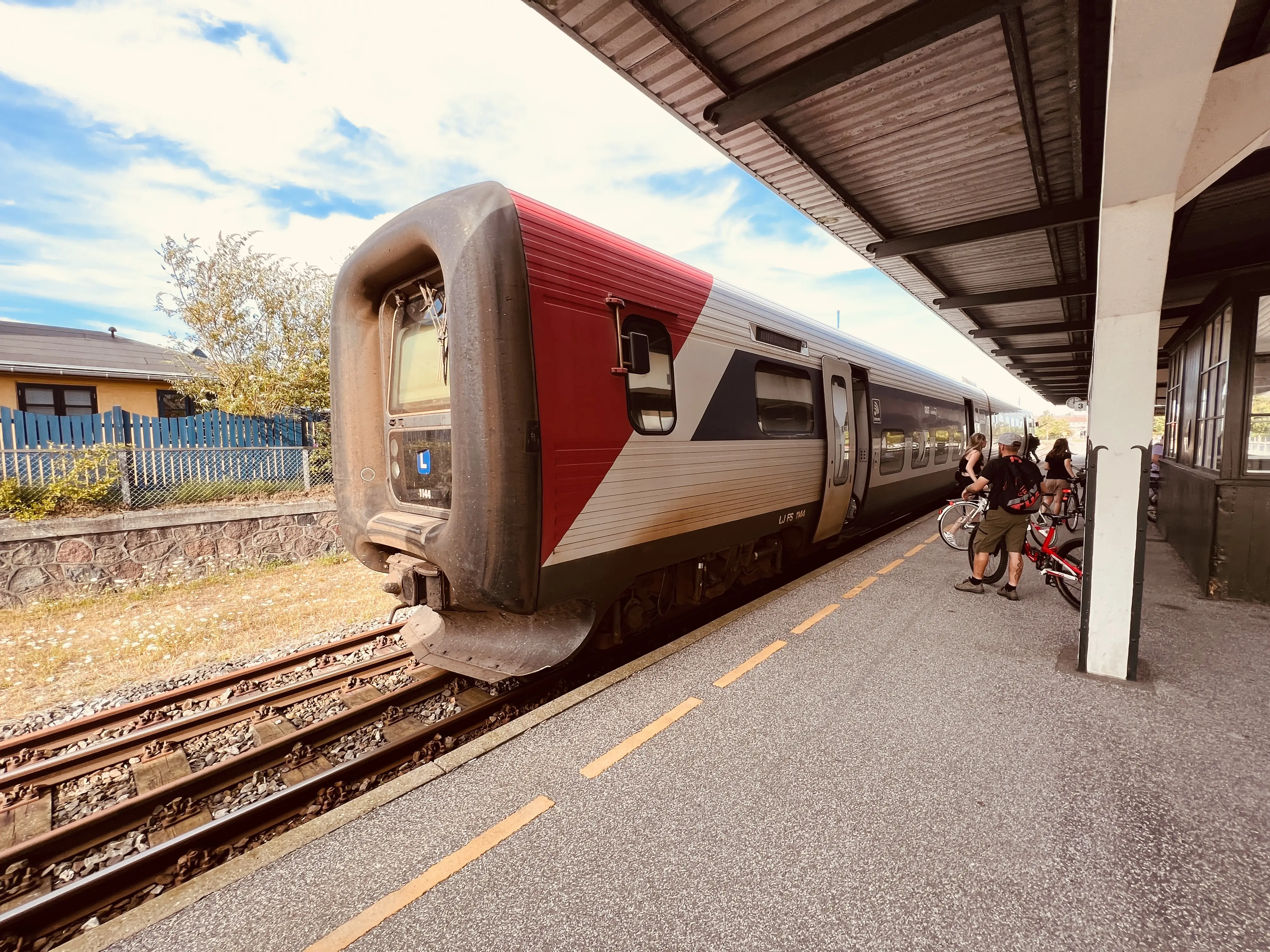 Billede af LT FS 1144, tidligere GDS-HFHJ FS 1144 - fotograferet ud for Maribo Station. Billede af LT FS 1144, tidligere GDS-HFHJ FS 1144 - fotograferet ud for Maribo Station.