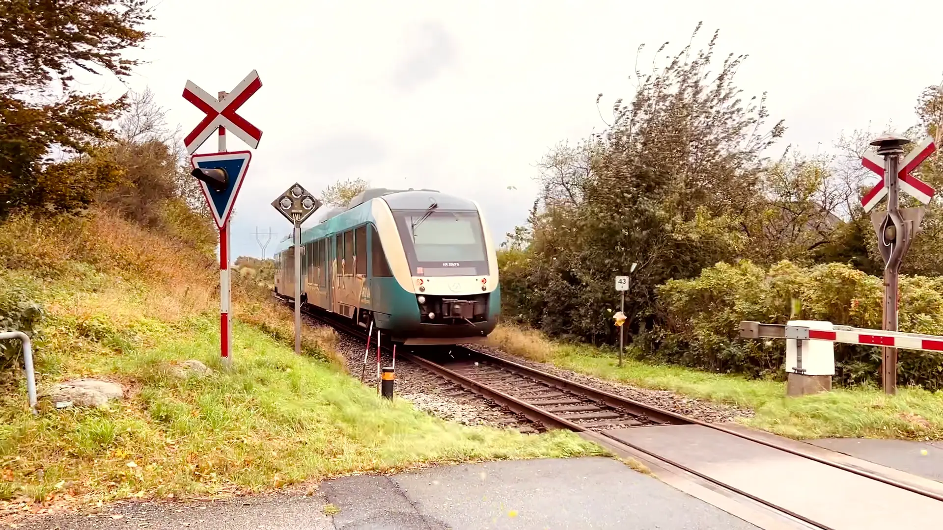 Billede af ARRIVA AR 2053 ud for Sørup Station. Billede af ARRIVA AR 2053 ud for Sørup Station.