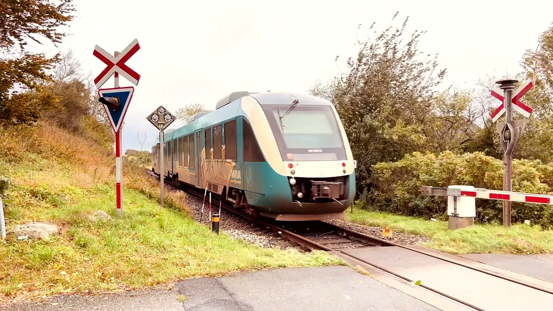 Billede af ARRIVA AR 2053 fotograferet ud for Sørup Station. Billede af ARRIVA AR 2053 fotograferet ud for Sørup Station.