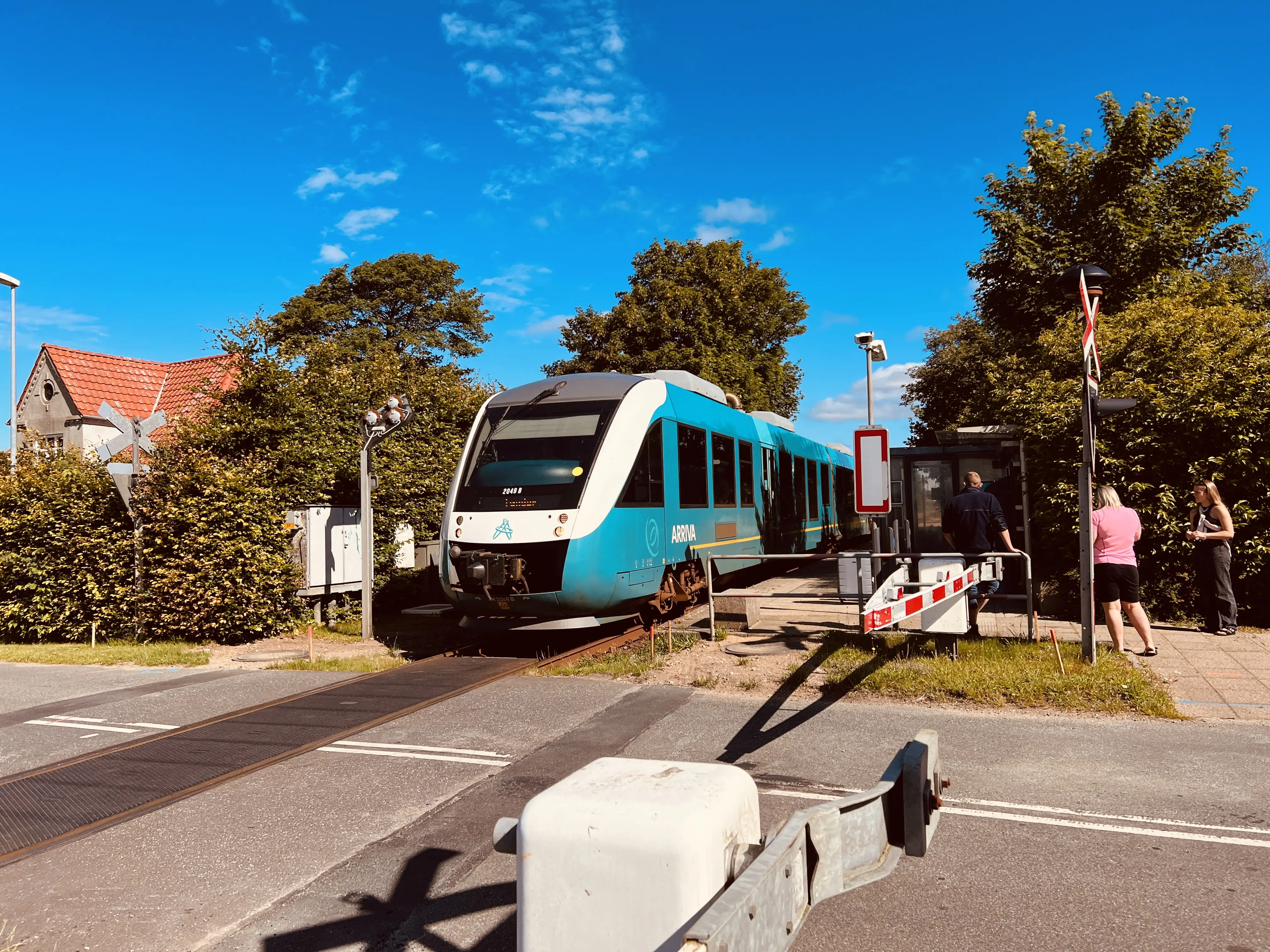 Billede af ARRIVA AR 2049 fotograferet ud for Sejstrup Trinbræt. Billede af ARRIVA AR 2049 fotograferet ud for Sejstrup Trinbræt.