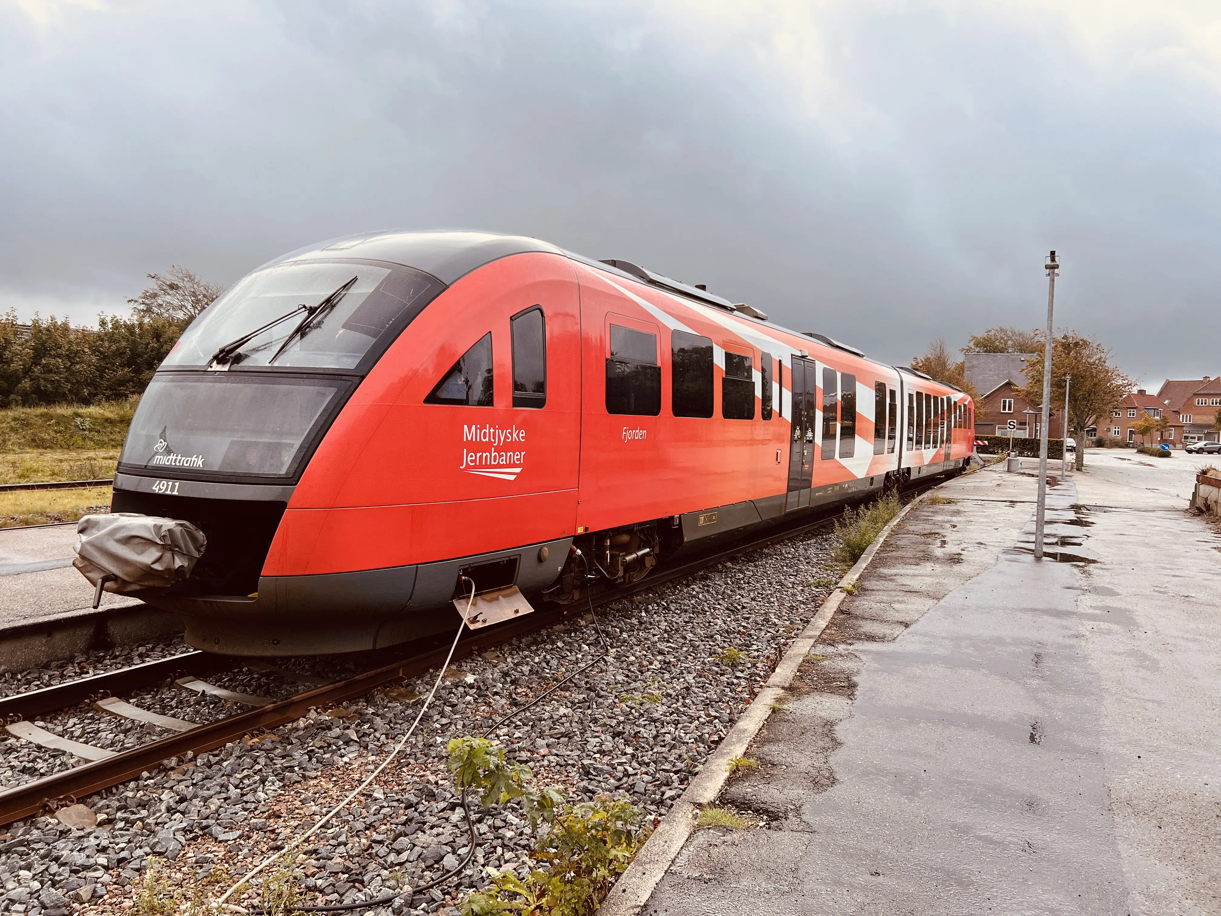 Billede af MjbaD MQ 4111-4911, tidligere DSB MQ 4111-4911 fotograferet ud for Vemb Station. Billede af MjbaD MQ 4111-4911, tidligere DSB MQ 4111-4911 fotograferet ud for Vemb Station.