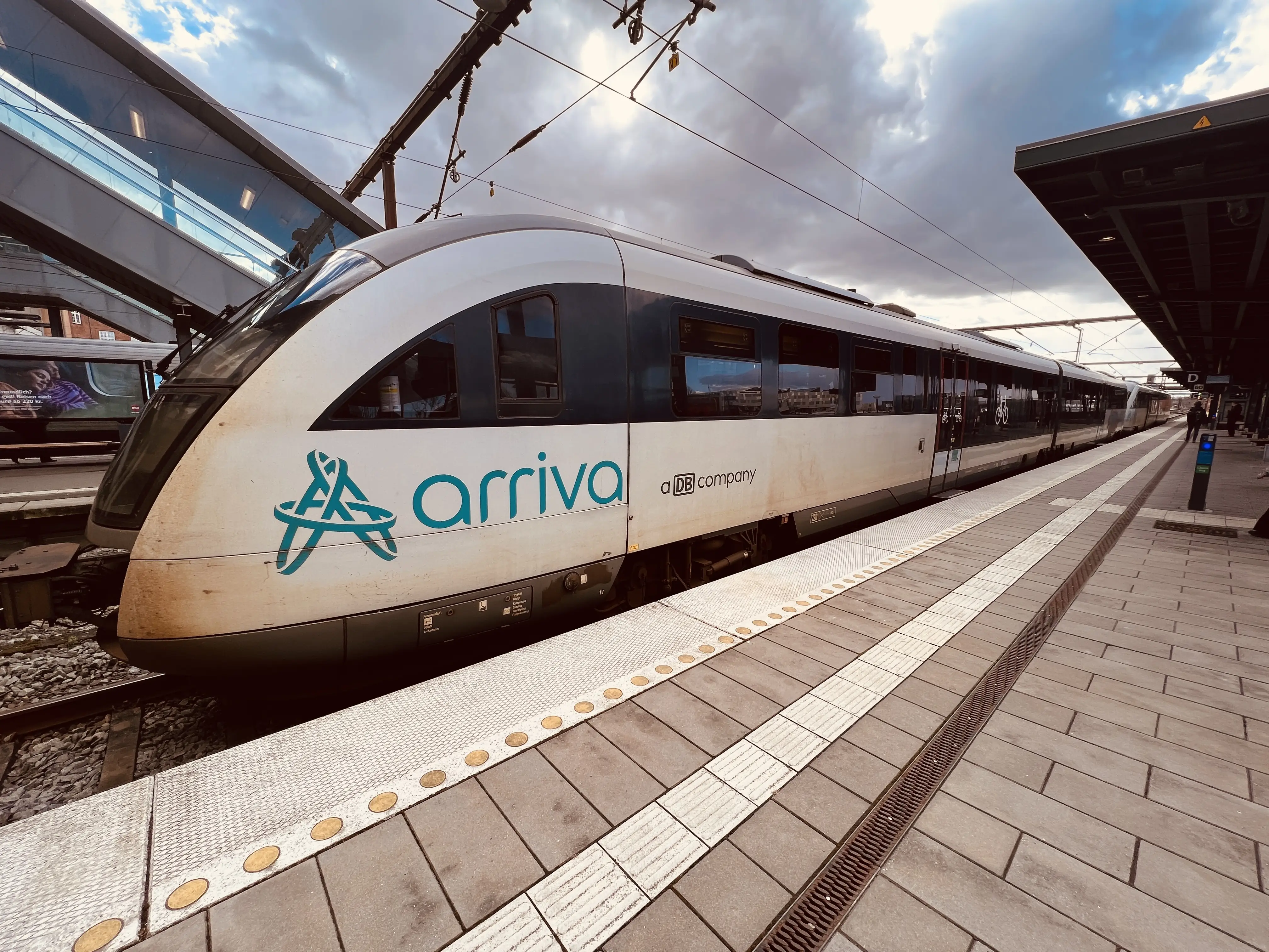 Billede af ARRIVA AR 3068, tidligere DSB MQ 4118-4918 fotograferet ud for Odense Banegård Center. Billede af ARRIVA AR 3068, tidligere DSB MQ 4118-4918 fotograferet ud for Odense Banegård Center.