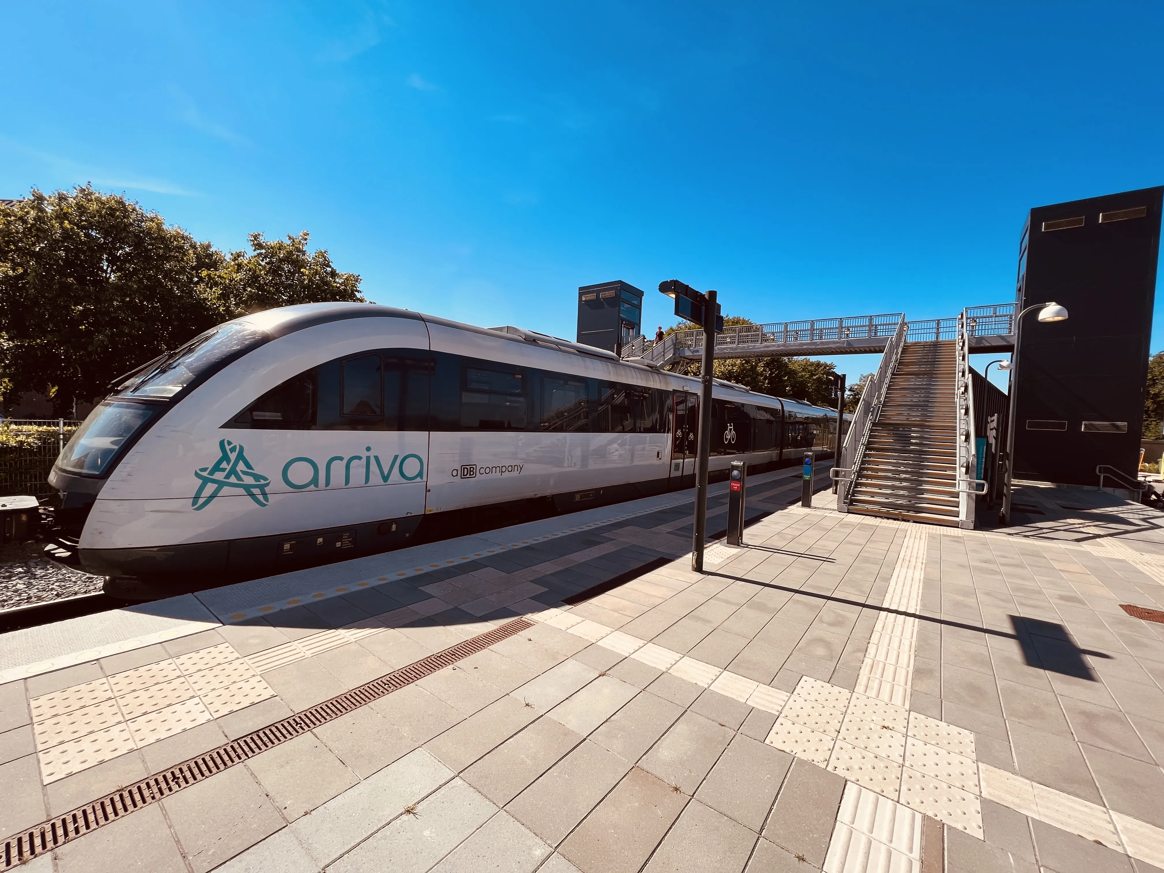 Billede af ARRIVA AR 4084, tidligere DSB MQ 4124-4924 fotograferet ud for Hjallese Trinbræt. Billede af ARRIVA AR 4084, tidligere DSB MQ 4124-4924 fotograferet ud for Hjallese Trinbræt.