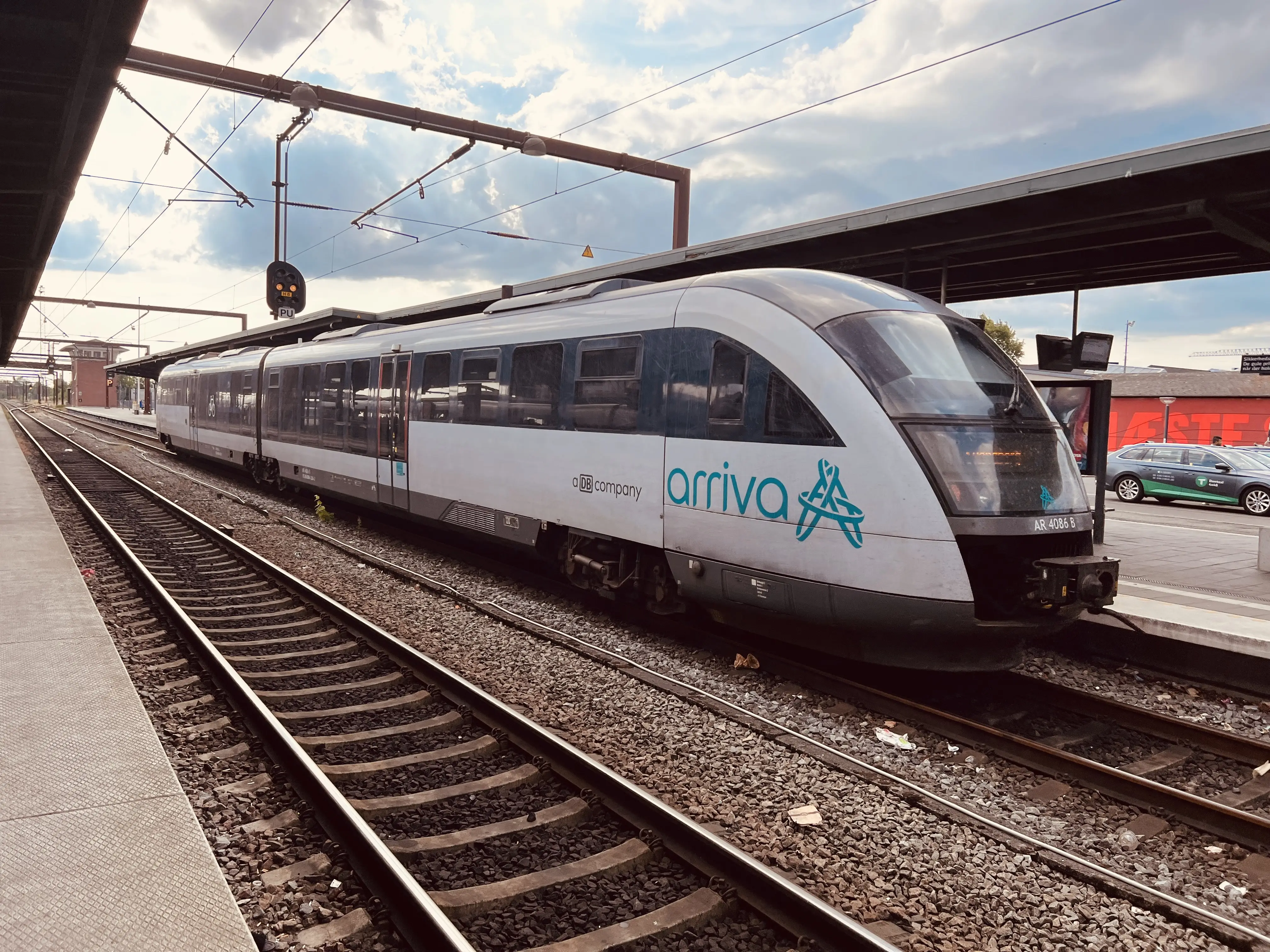 Billede af ARRIVA AR 4086, tidligere DSB MQ 4126-4926 fotograferet ud for Odense Banegård Center. Billede af ARRIVA AR 4086, tidligere DSB MQ 4126-4926 fotograferet ud for Odense Banegård Center.