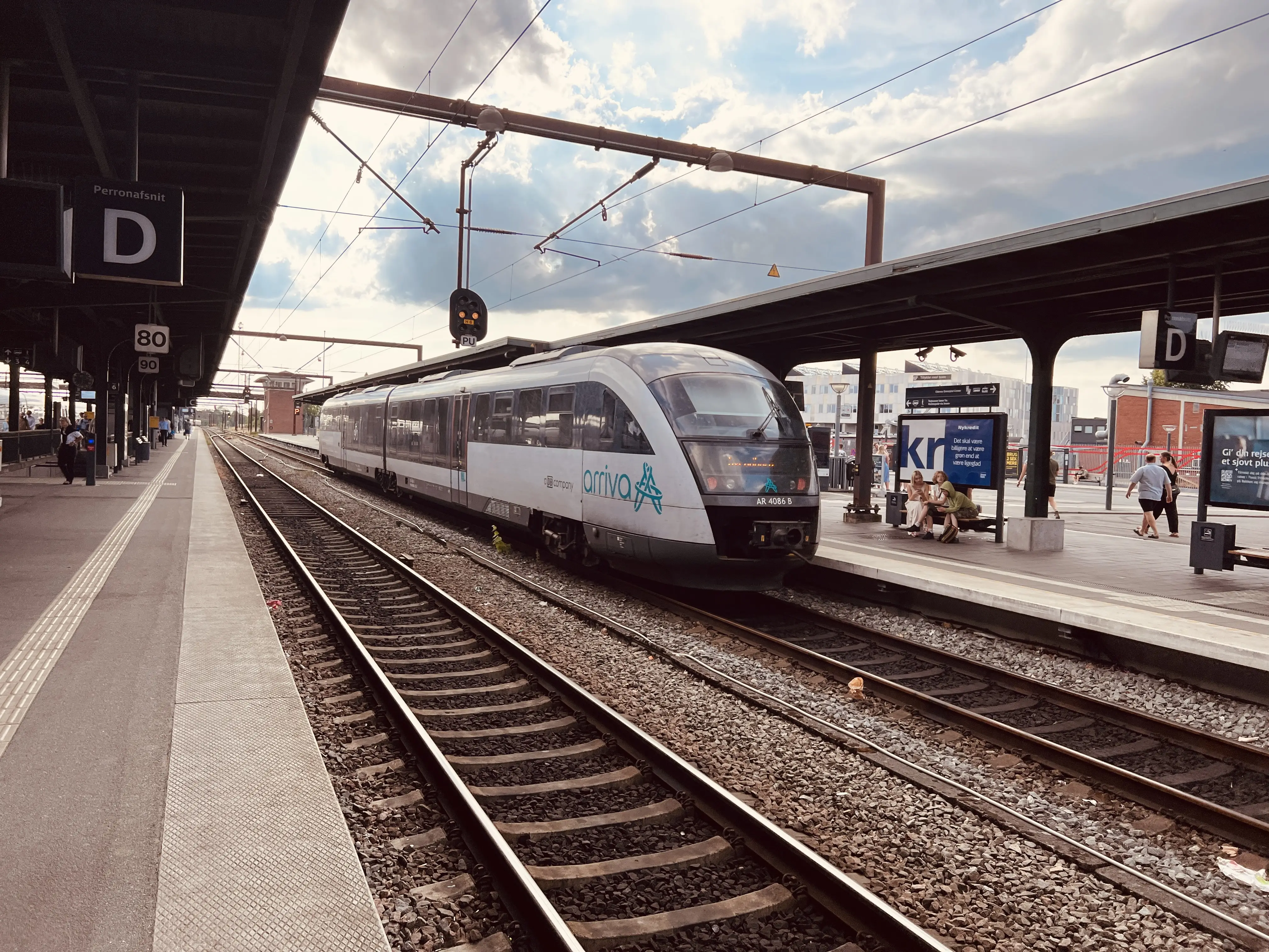 Billede af ARRIVA AR 4086, tidligere DSB MQ 4126-4926 fotograferet ud for Odense Banegård Center. Billede af ARRIVA AR 4086, tidligere DSB MQ 4126-4926 fotograferet ud for Odense Banegård Center.