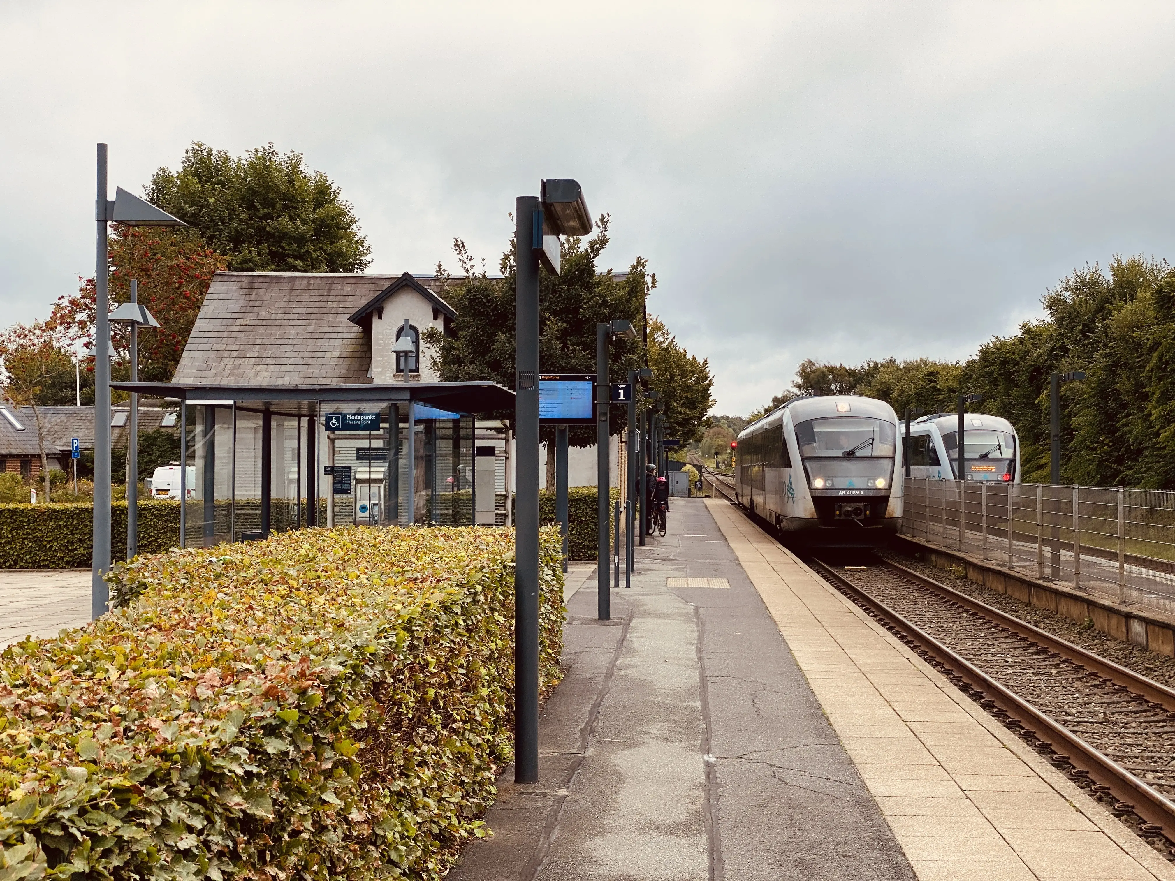 Billede af ARRIVA AR 4089, tidligere DSB MQ 4129-4929 fotograferet ud for Årslev Station. Billede af ARRIVA AR 4089, tidligere DSB MQ 4129-4929 fotograferet ud for Årslev Station.