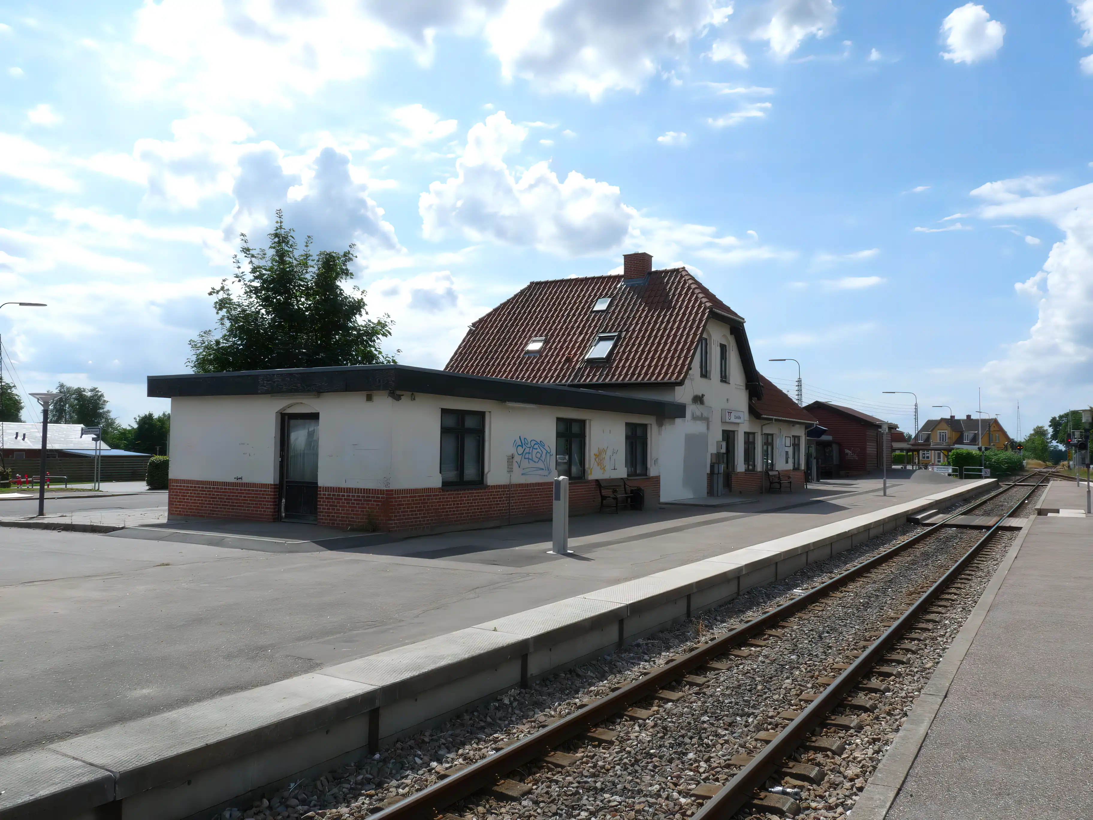 Billede af Stenlille Station set fra sporsiden.