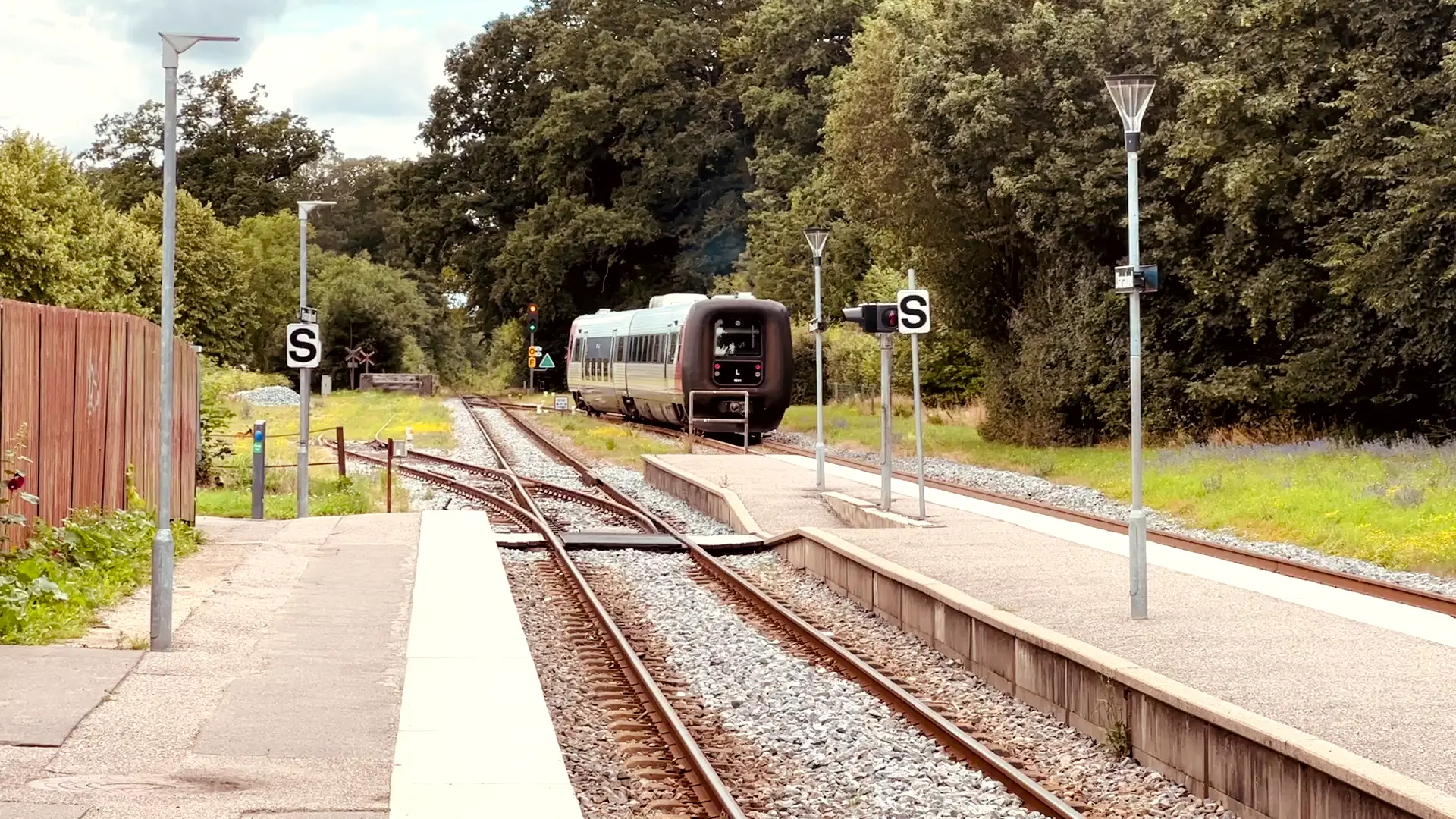 Billede af tog ud for Dianalund Station. Billede af tog ud for Dianalund Station.