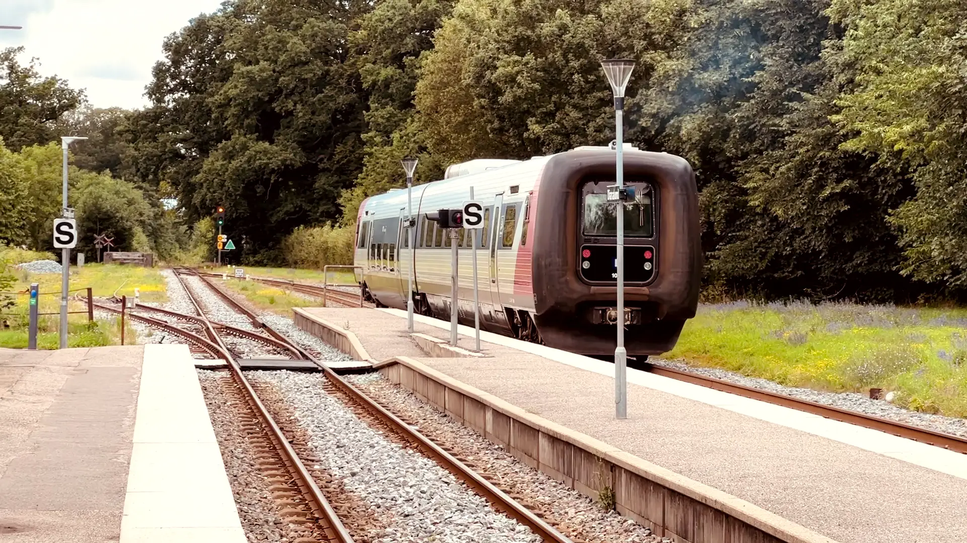 Billede af tog ud for Dianalund Station. Billede af tog ud for Dianalund Station.