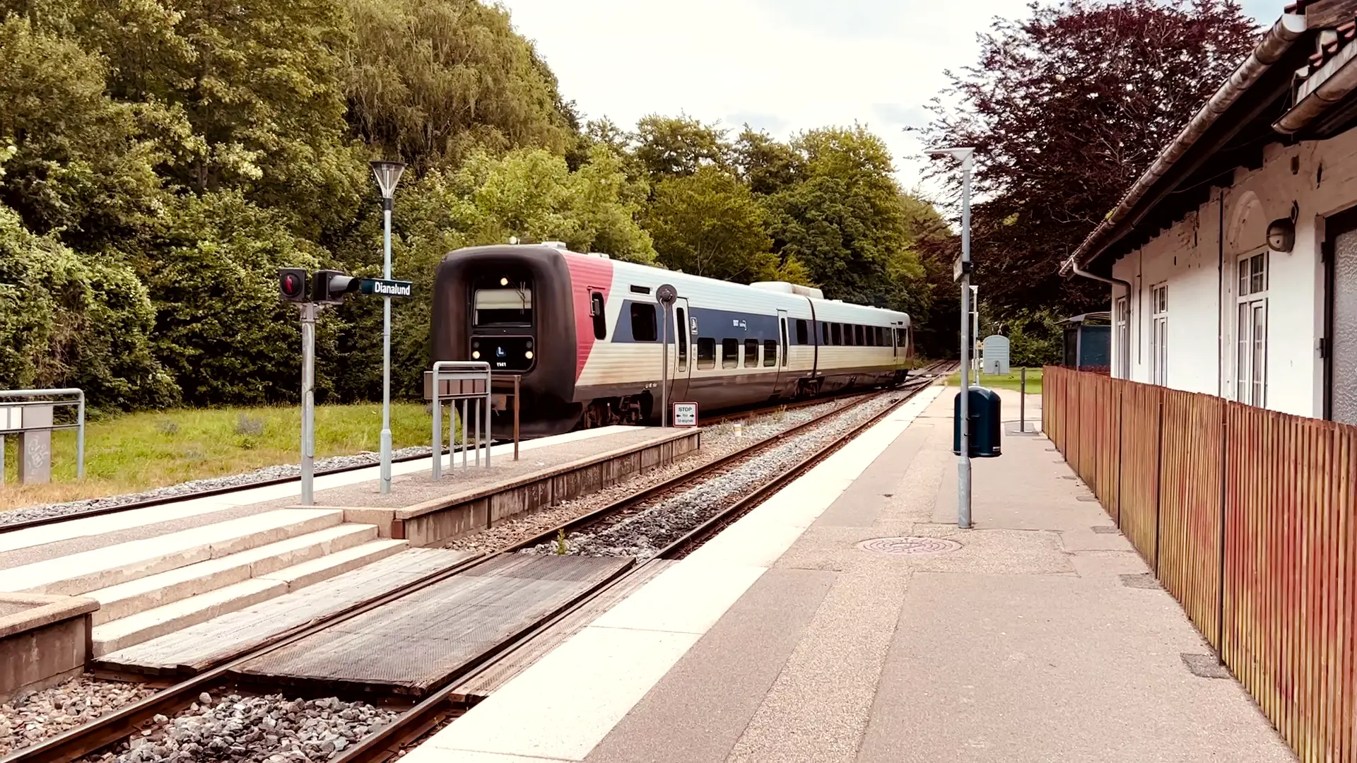 Billede af LT FS 1141, tidligere GDS-HFHJ FS 1141 - fotograferet ud for Dianalund Station. Billede af LT FS 1141, tidligere GDS-HFHJ FS 1141 - fotograferet ud for Dianalund Station.