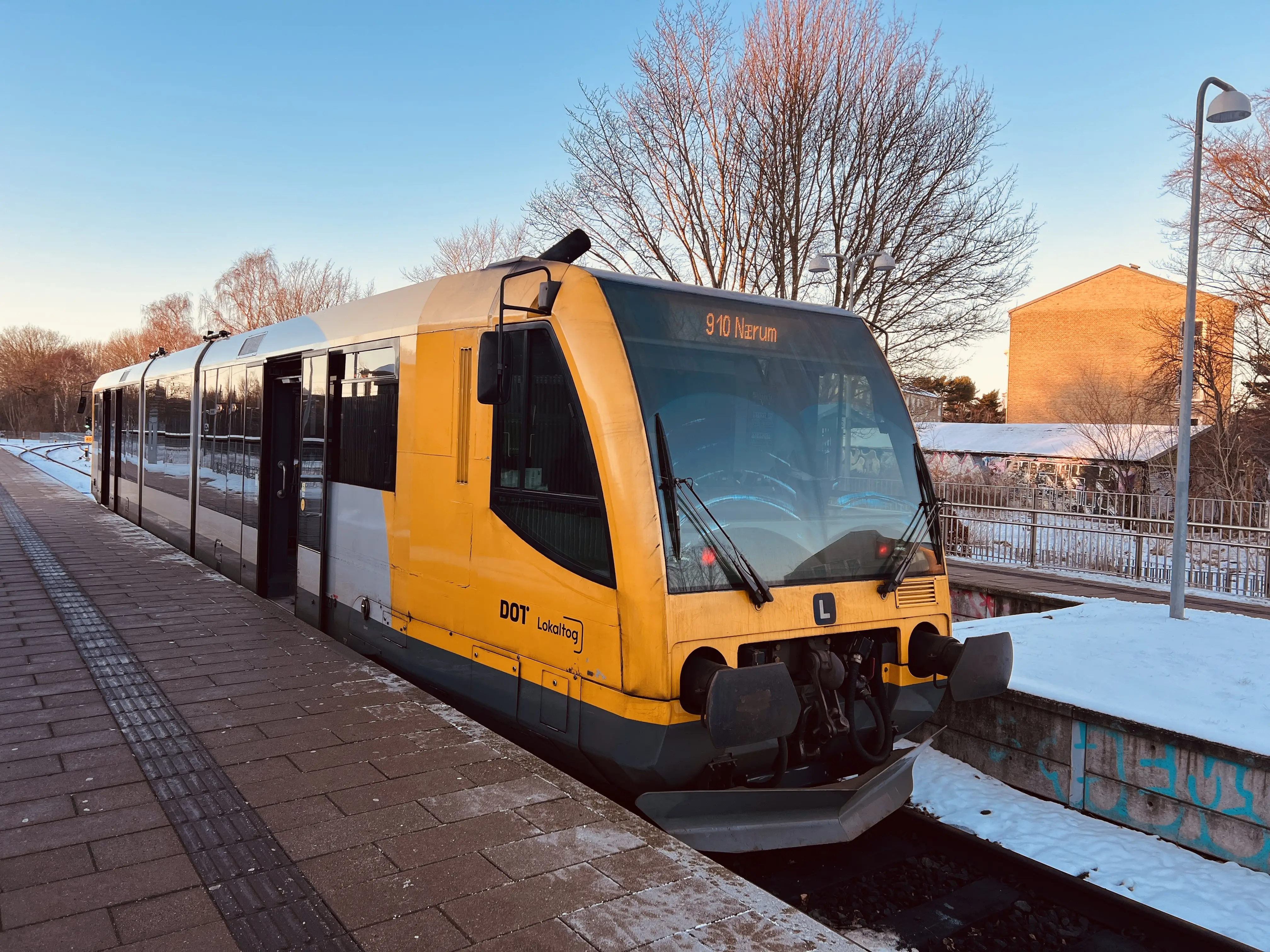 Billede af LT Lm 22, tidligere LNJ Lm 22 fotograferet ud for Jægersborg Lokalbane Station. Billede af LT Lm 22, tidligere LNJ Lm 22 fotograferet ud for Jægersborg Lokalbane Station.