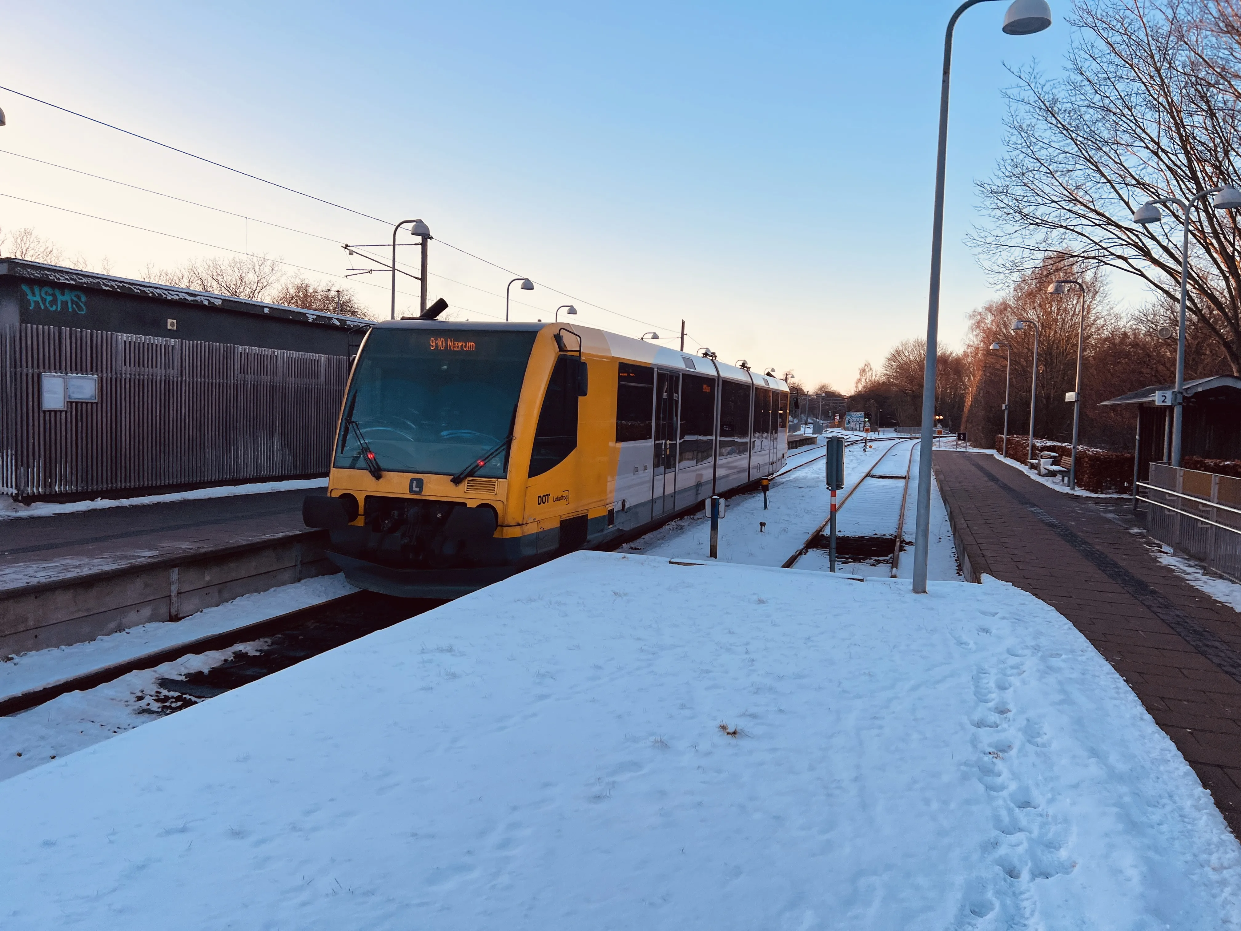Billede af LT Lm 22, tidligere LNJ Lm 22 fotograferet ud for Jægersborg Lokalbane Station. Billede af LT Lm 22, tidligere LNJ Lm 22 fotograferet ud for Jægersborg Lokalbane Station.
